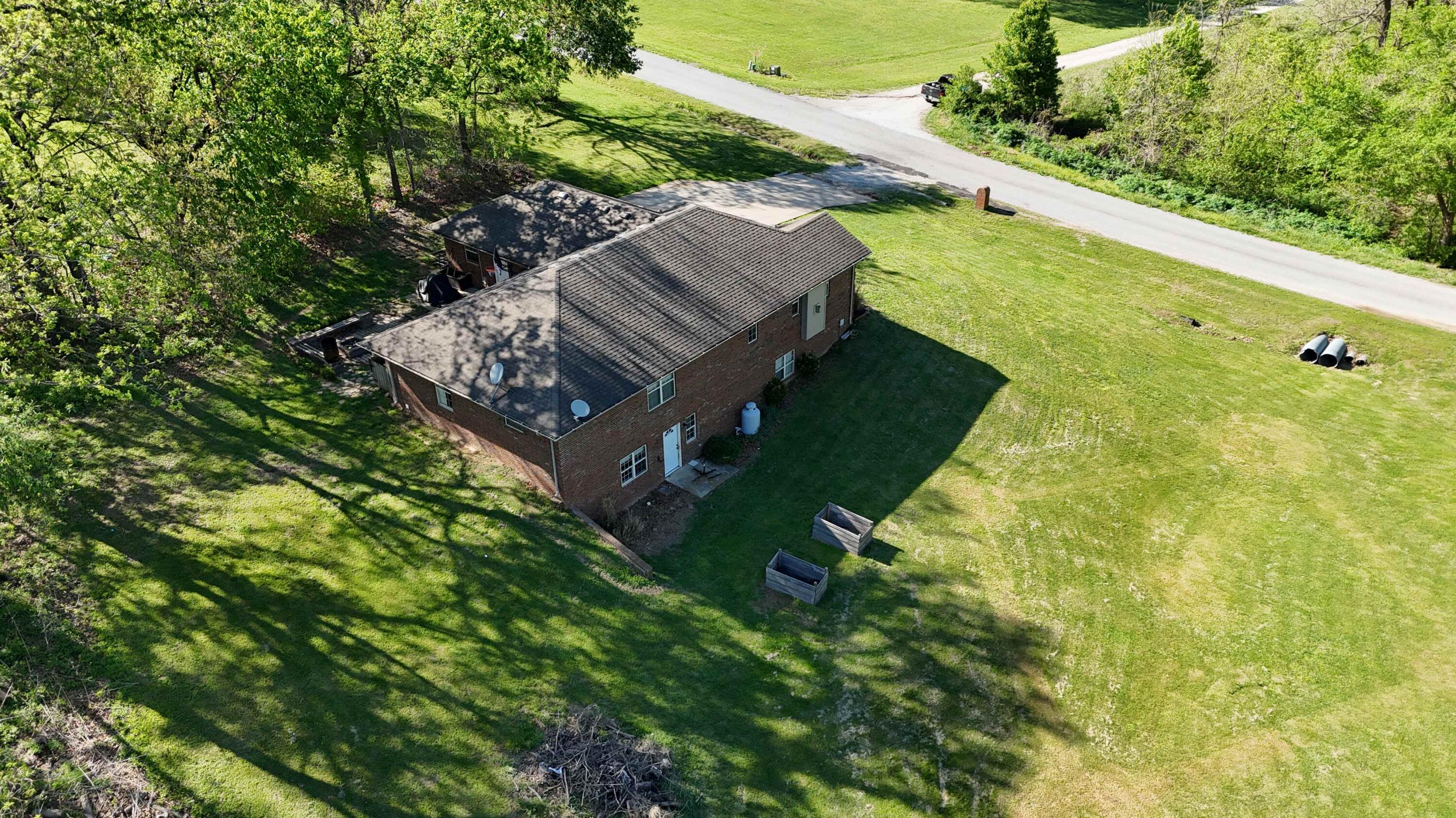 Photo 5 - Residential for sale – 10391  Mcgruder Boulevard  Cassville, MO