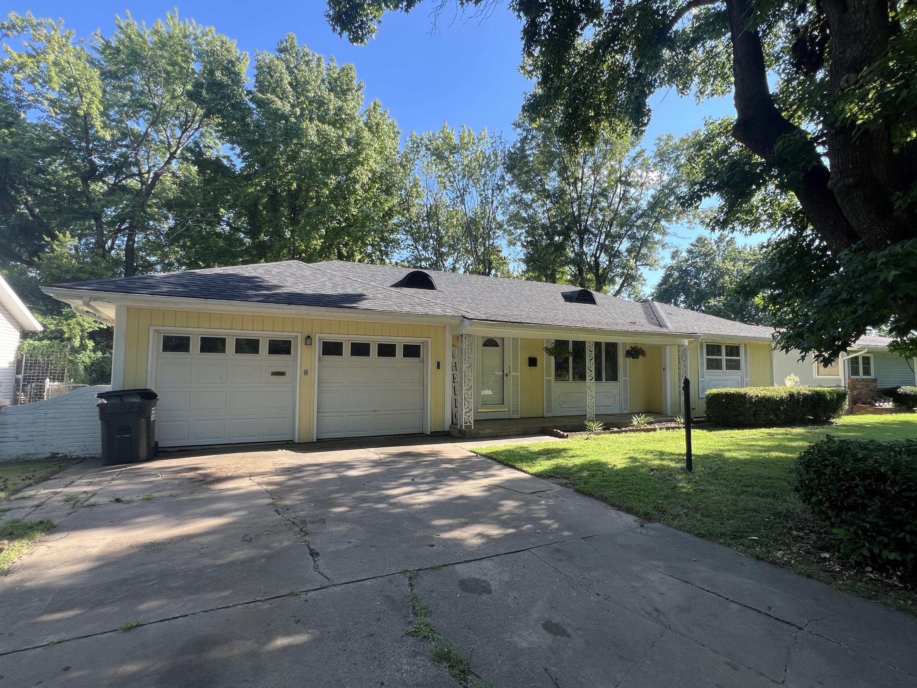 Photo 2 - Residential for sale – 1262 E Downing Street  Springfield, MO