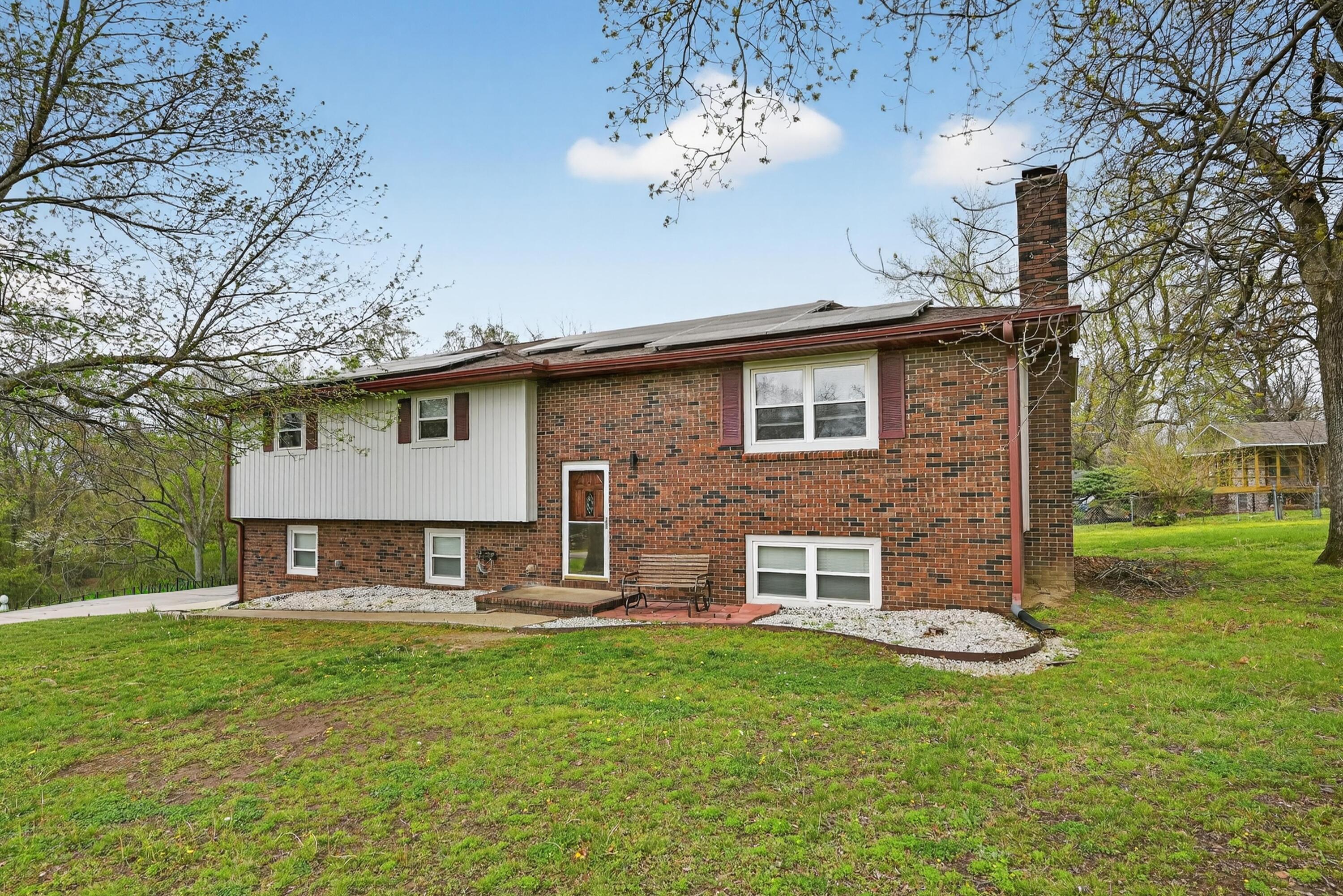 Photo 3 - Residential for sale – 2905  Southern Hills Drive  Joplin, MO
