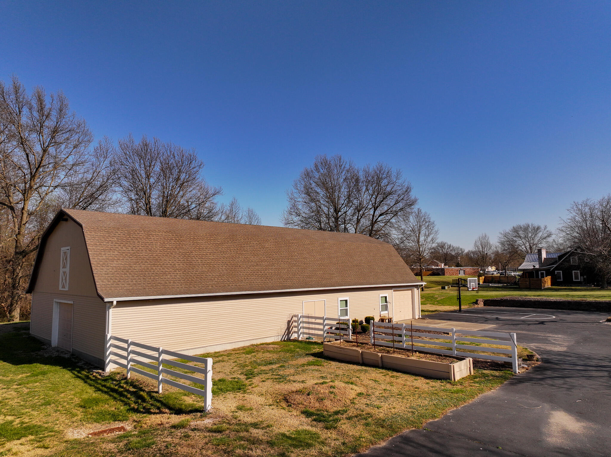 Photo 4 - Residential for sale – 304  Reavley Drive  Lamar, MO