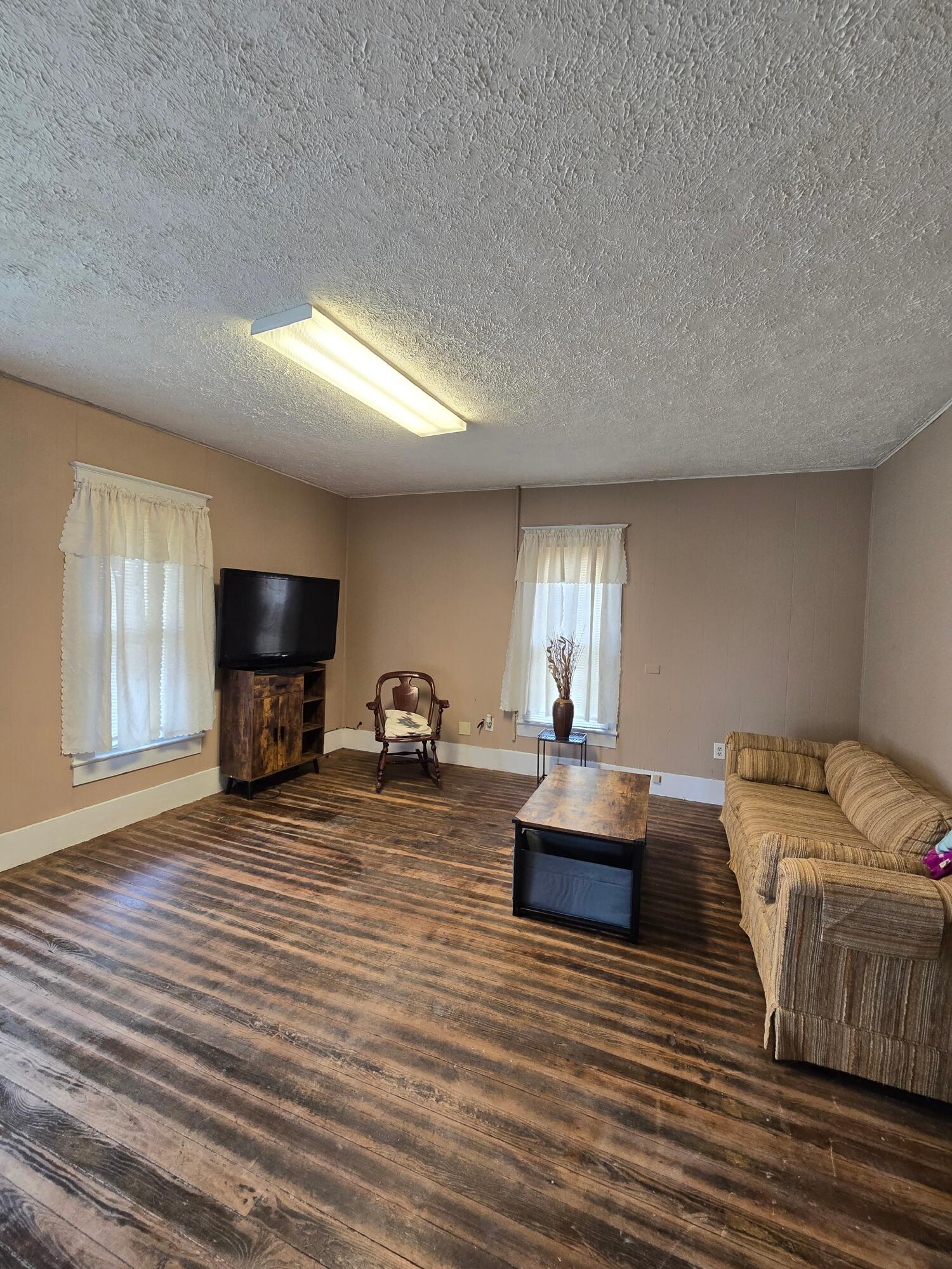 Photo 13 - Residential for sale – 902 N Jefferson Street  Ava, MO
