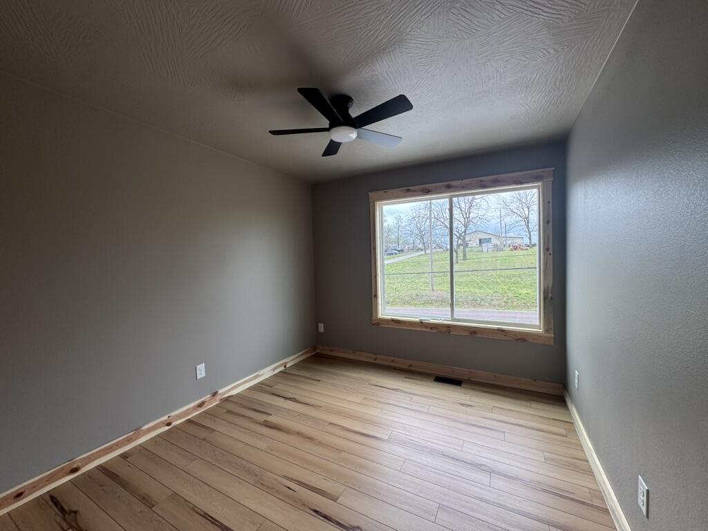 Photo 14 - Residential for sale – 1503  Eisenhower Street  Monett, MO