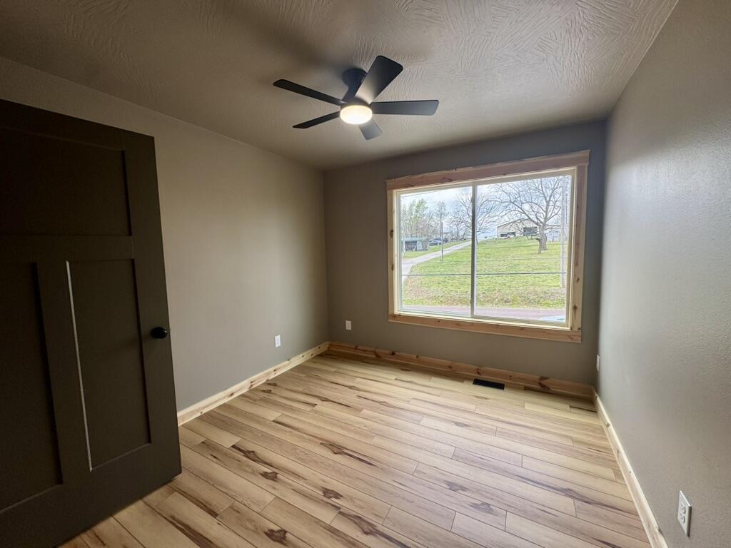 Photo 11 - Residential for sale – 1503  Eisenhower Street  Monett, MO