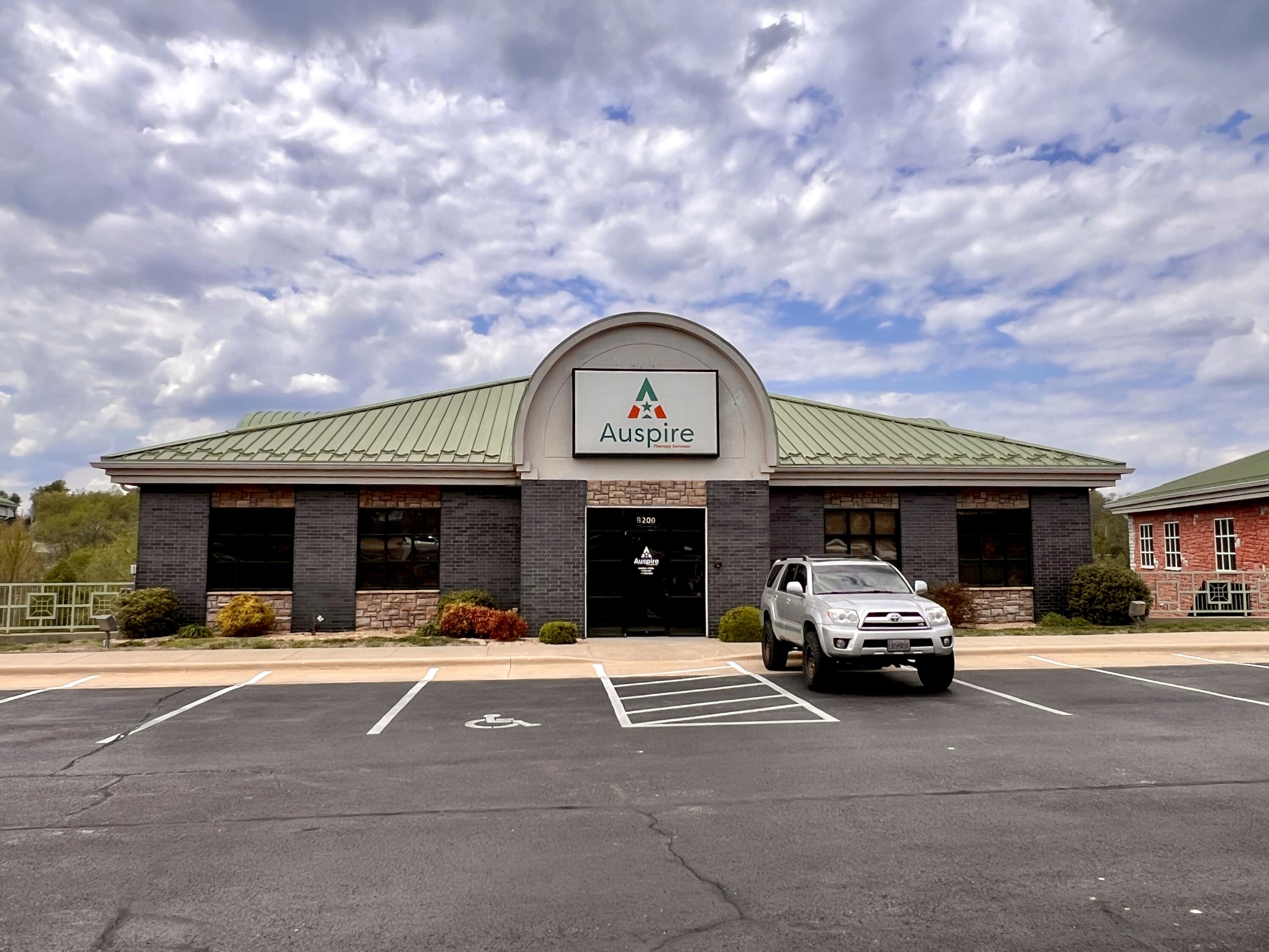 Commercial Lease for sale – 909 E Republic Road  Springfield, MO