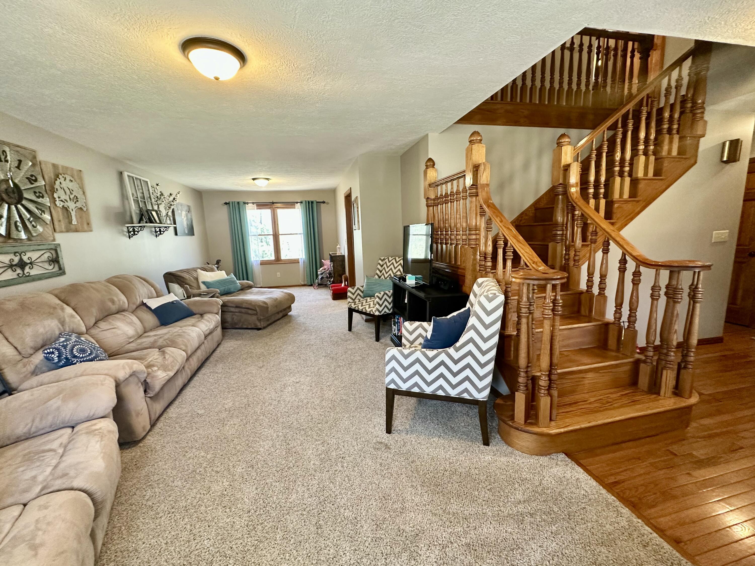 Photo 9 - Residential for sale – 1729 N Pine Street  Marshfield, MO