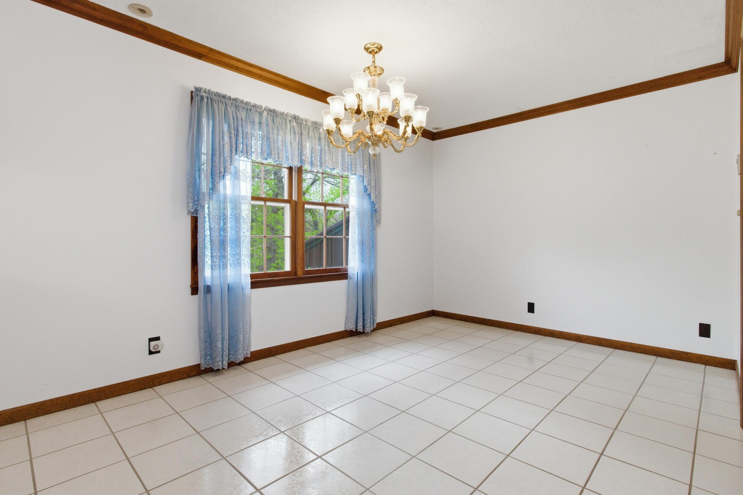 Photo 13 - Residential for sale – 310 E South Oak Crest Drive  Houston, MO