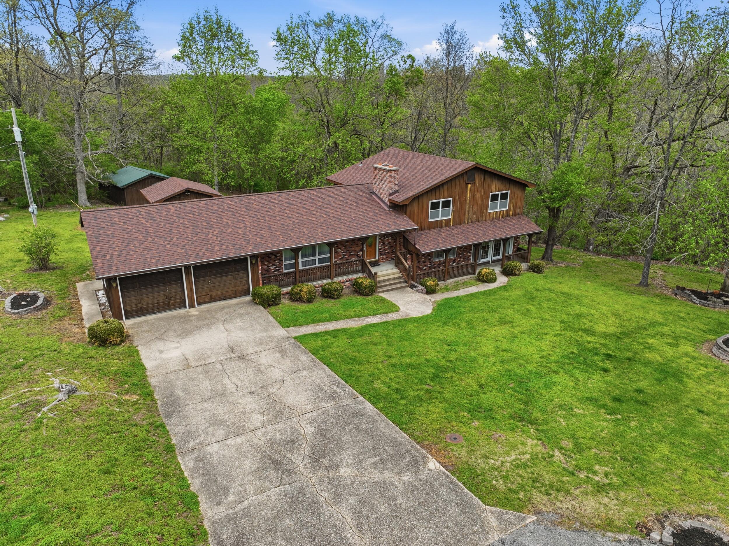 Photo 5 - Residential for sale – 310 E South Oak Crest Drive  Houston, MO
