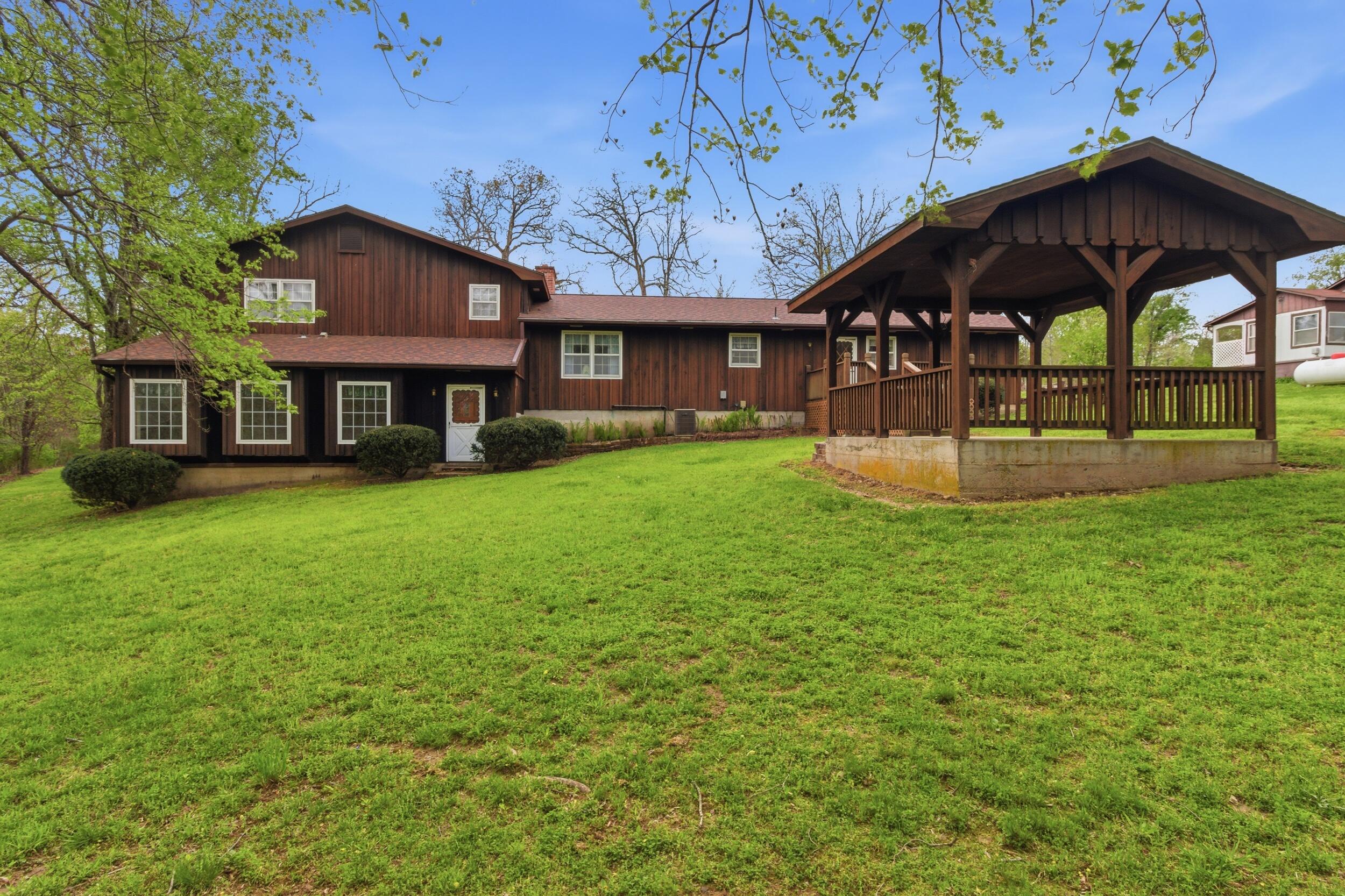 Photo 4 - Residential for sale – 310 E South Oak Crest Drive  Houston, MO
