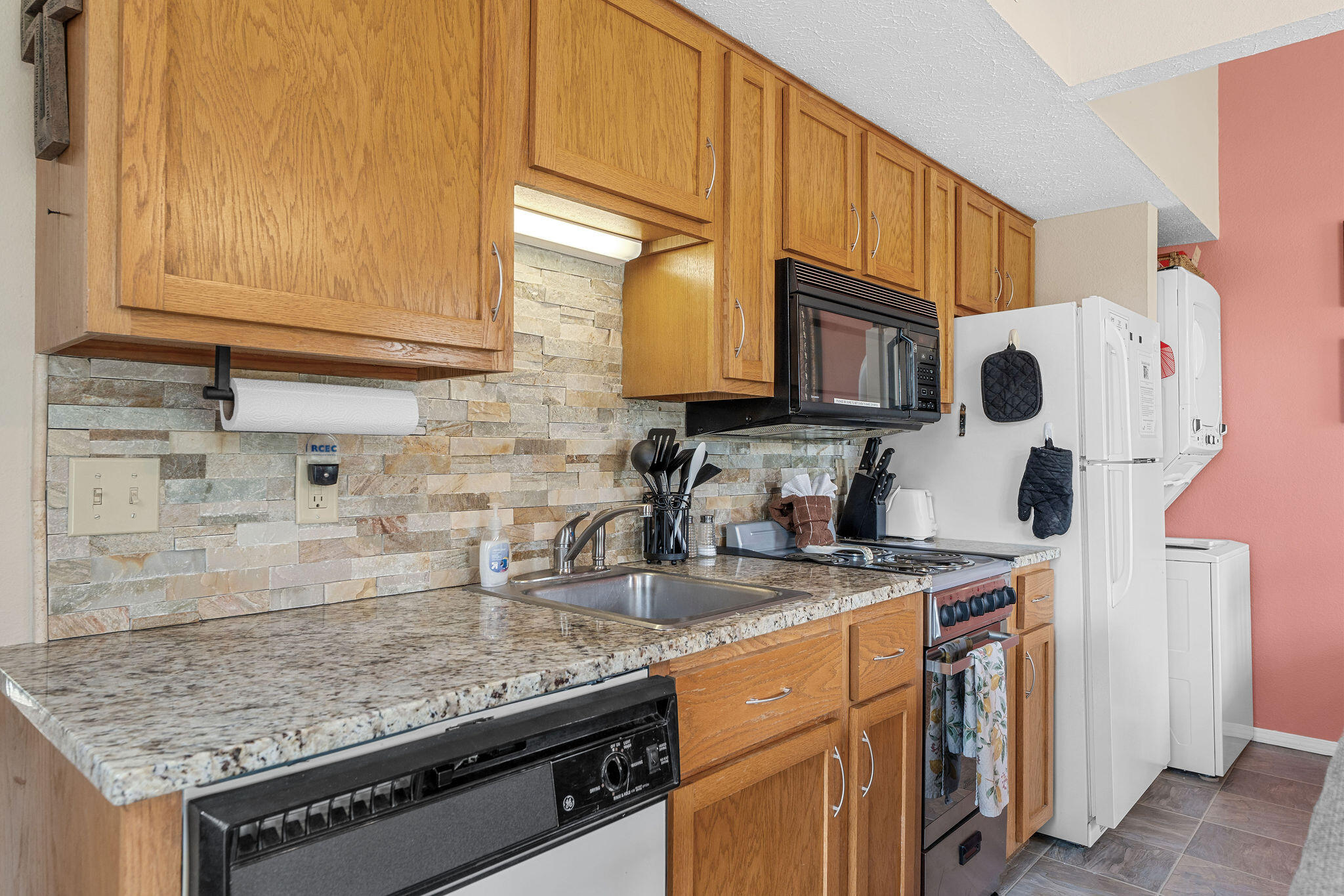Photo 8 - Residential for sale – 18  Fall Creek Trail  Branson, MO