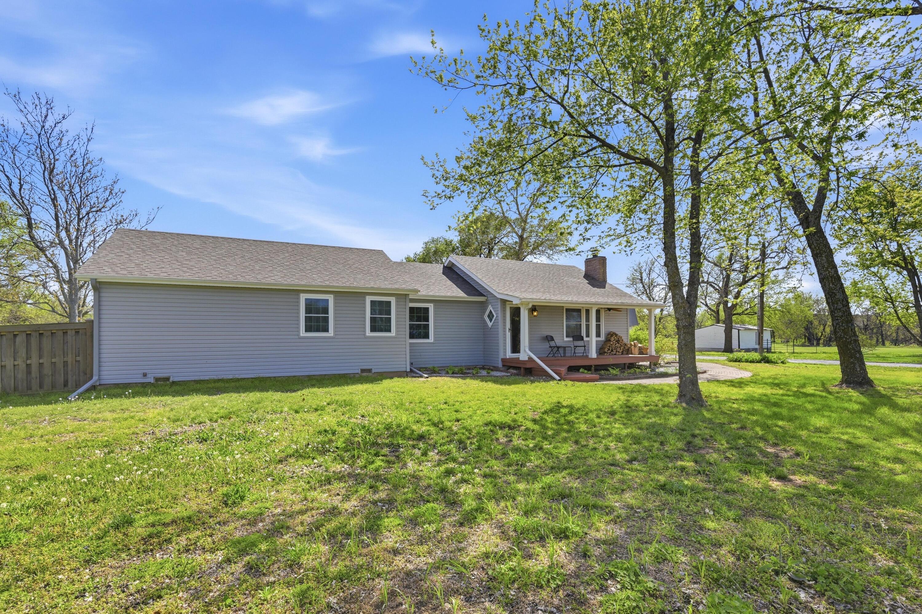 Photo 3 - Residential for sale – 13374  Kafir Road Road  Carthage, MO