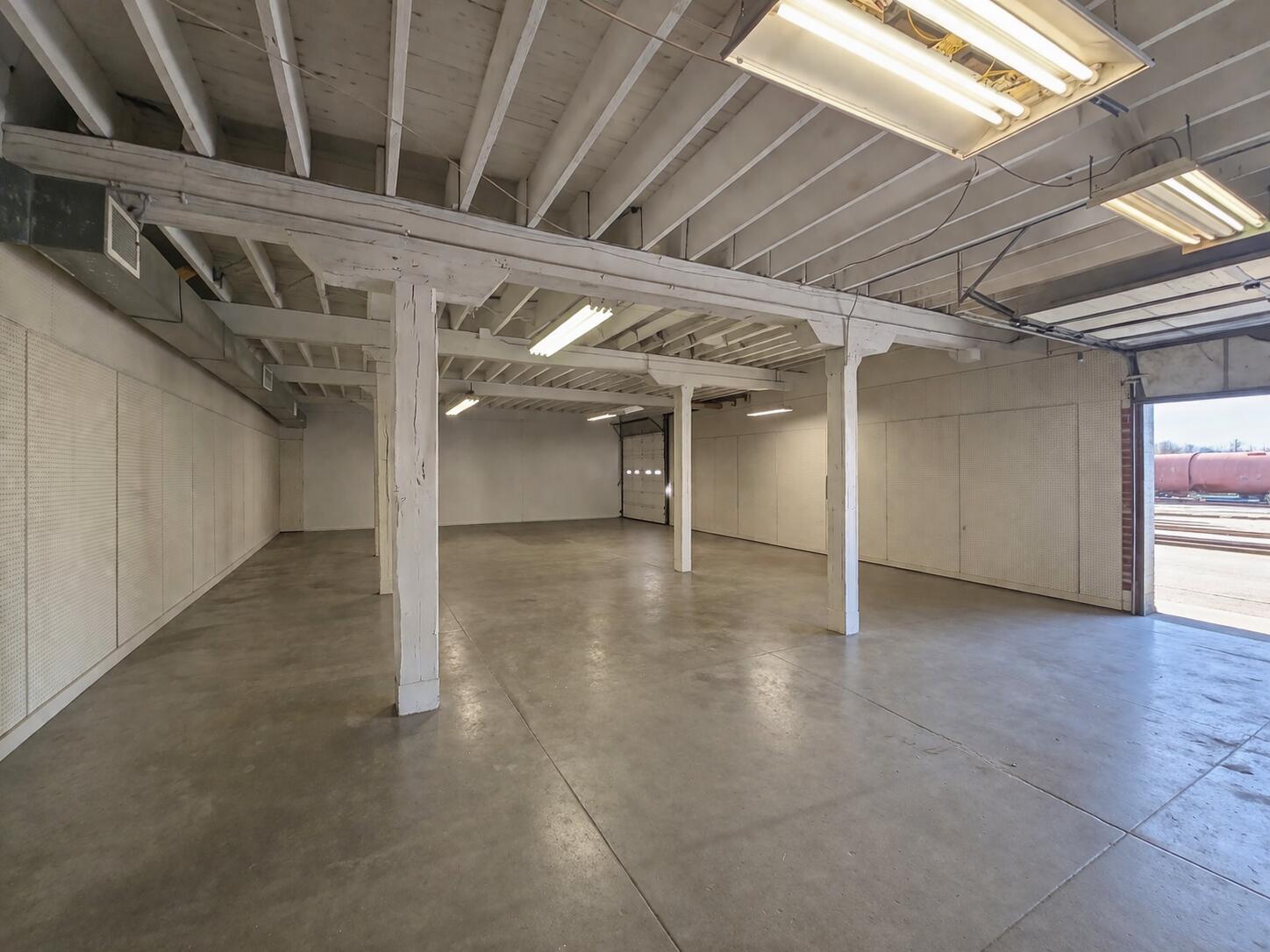 Photo 19 - Commercial Sale for sale – 23 W Olive Street  Aurora, MO