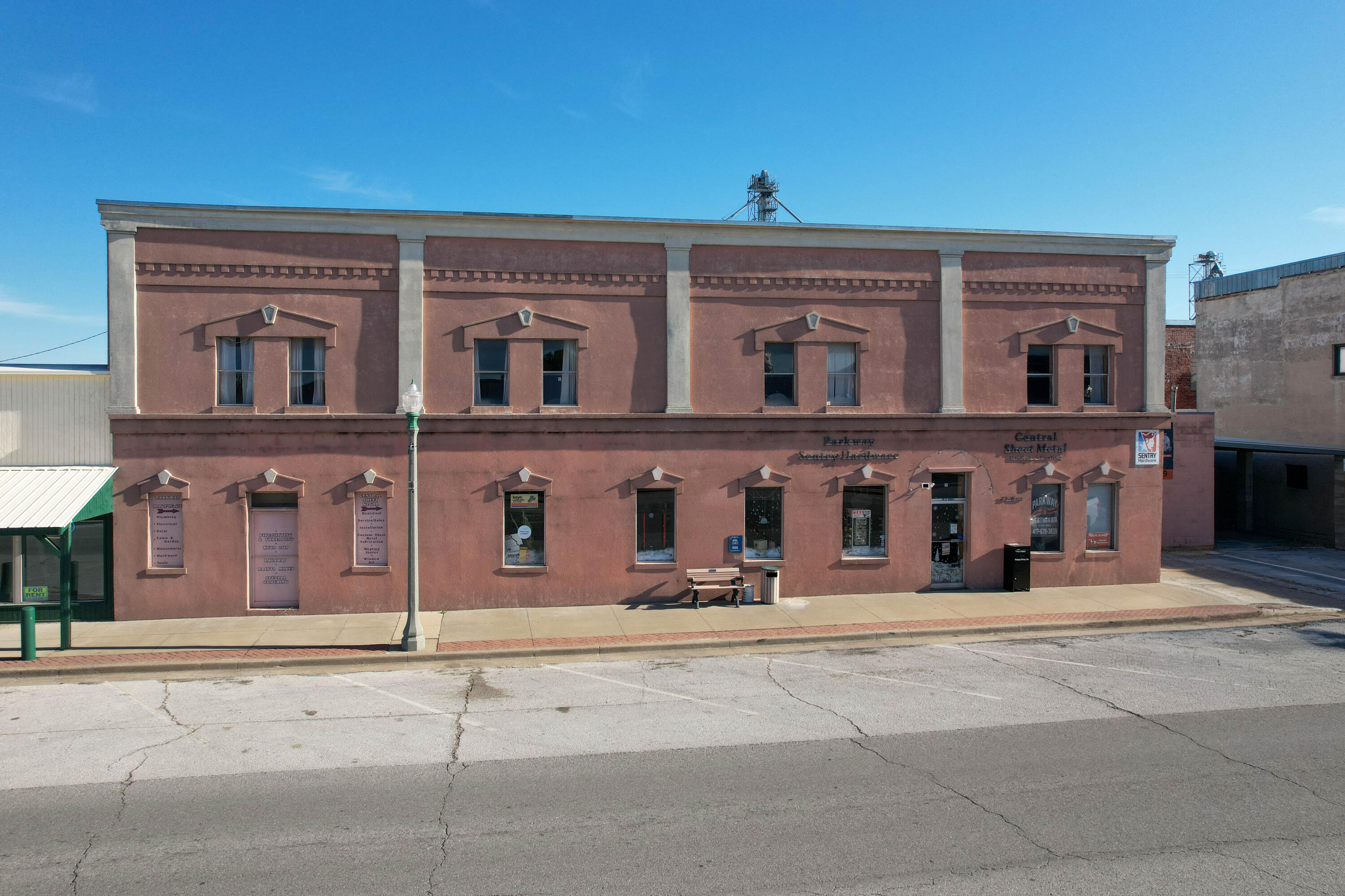 Photo 3 - Commercial Sale for sale – 23 W Olive Street  Aurora, MO