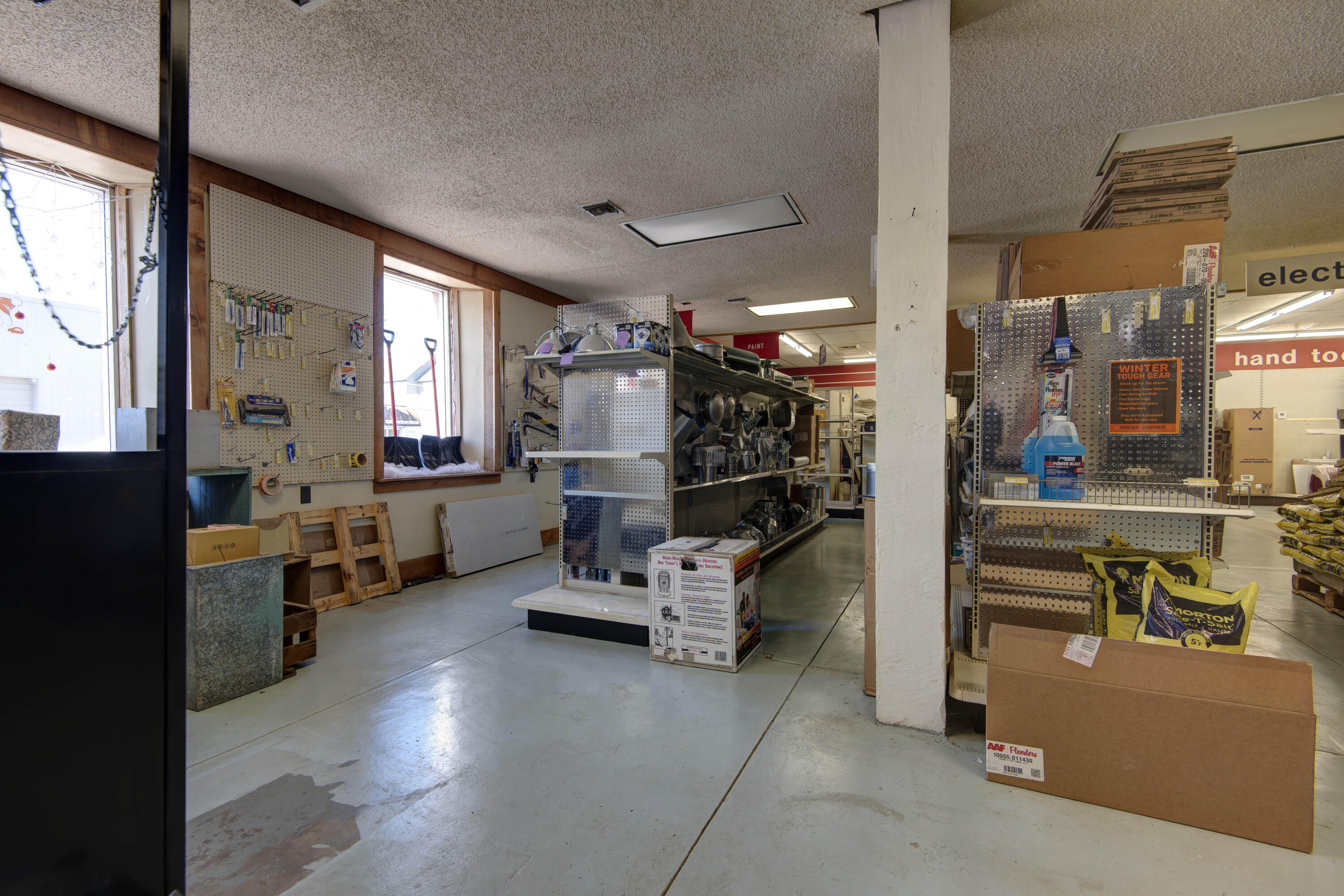 Photo 5 - Commercial Sale for sale – 23 W Olive Street  Aurora, MO