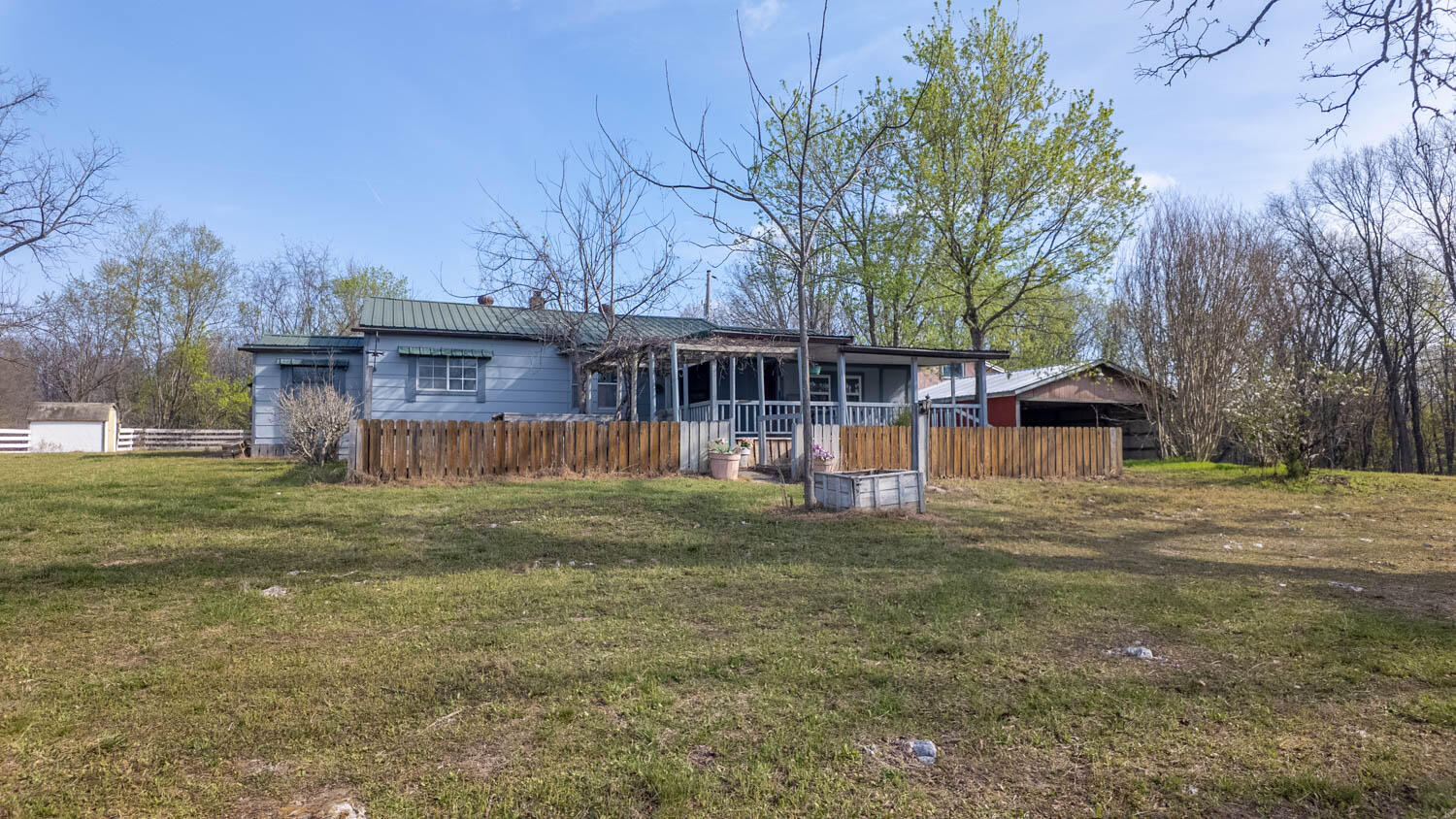 Photo 3 - Farm for sale – 1079  Ff Highway  Alton, MO
