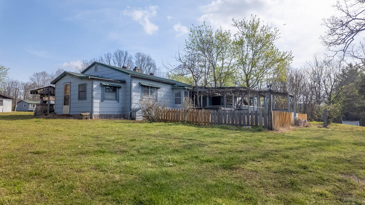 Photo 4 - Farm for sale – 1079  Ff Highway  Alton, MO