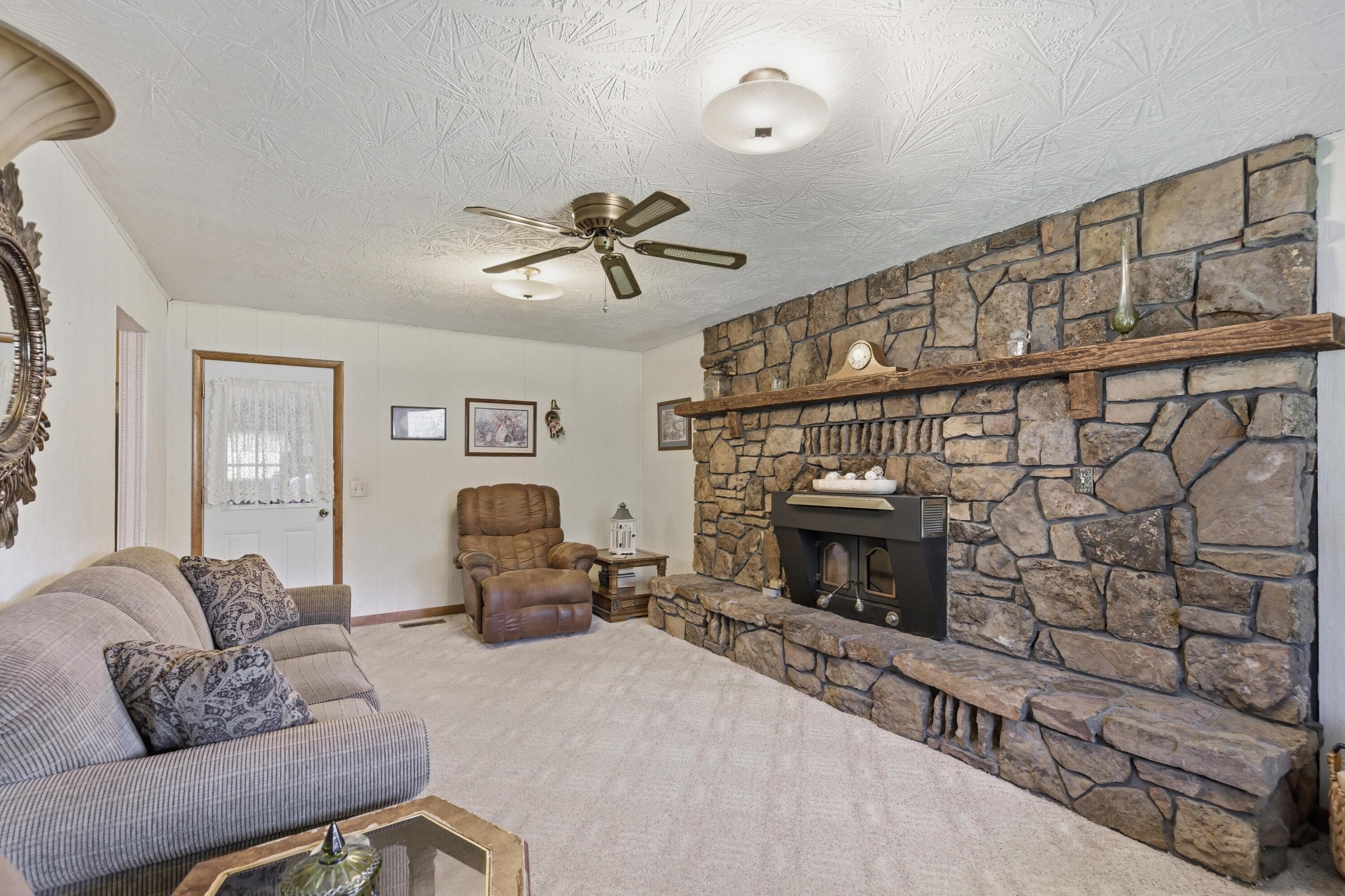 Photo 8 - Residential for sale – 577  Mcnatt Road   Neosho, MO