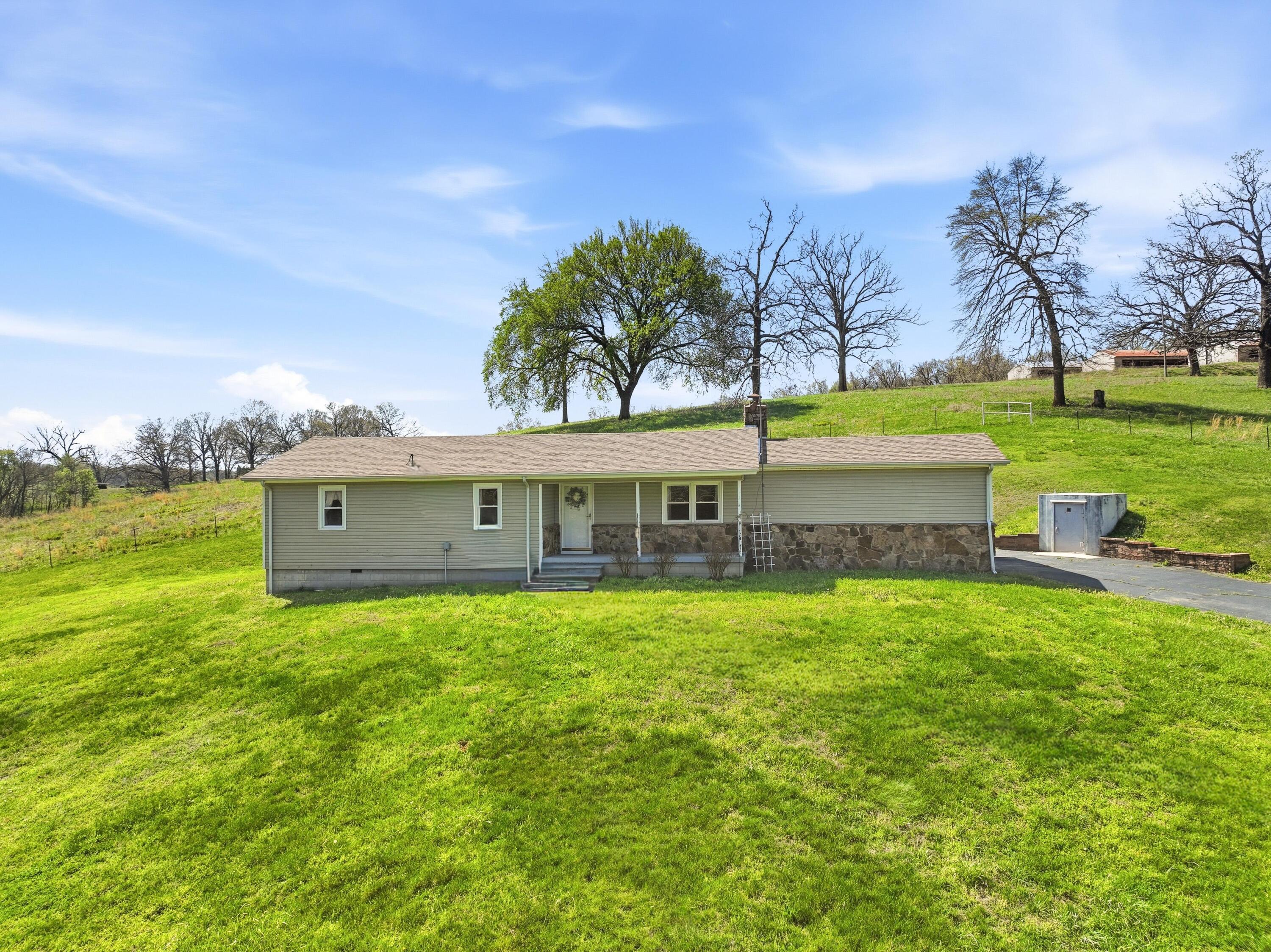 Residential for sale – 577 Mcnatt Road Neosho, MO