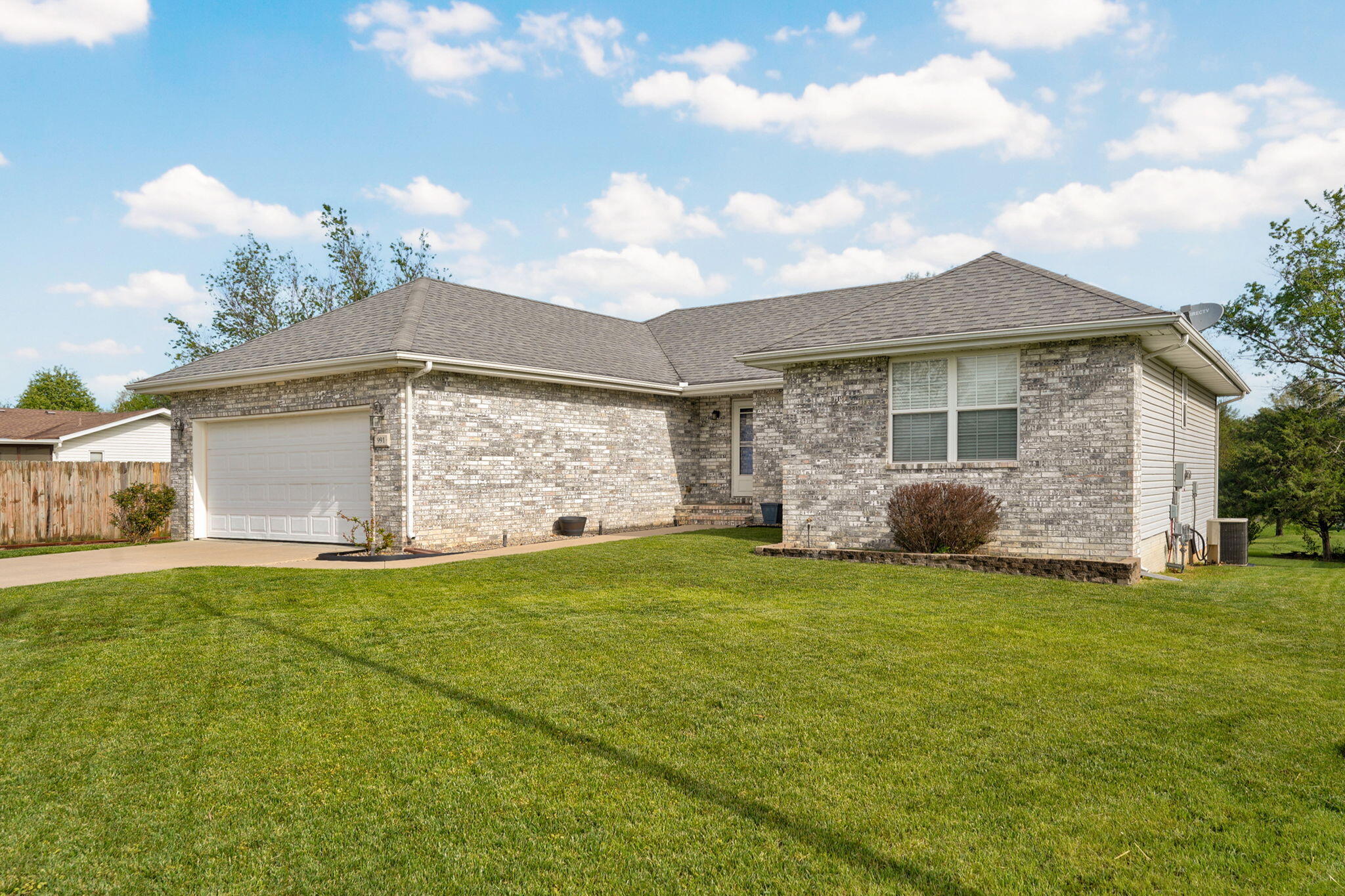 Photo 3 - Residential for sale – 991 W Bates Drive  Nixa, MO