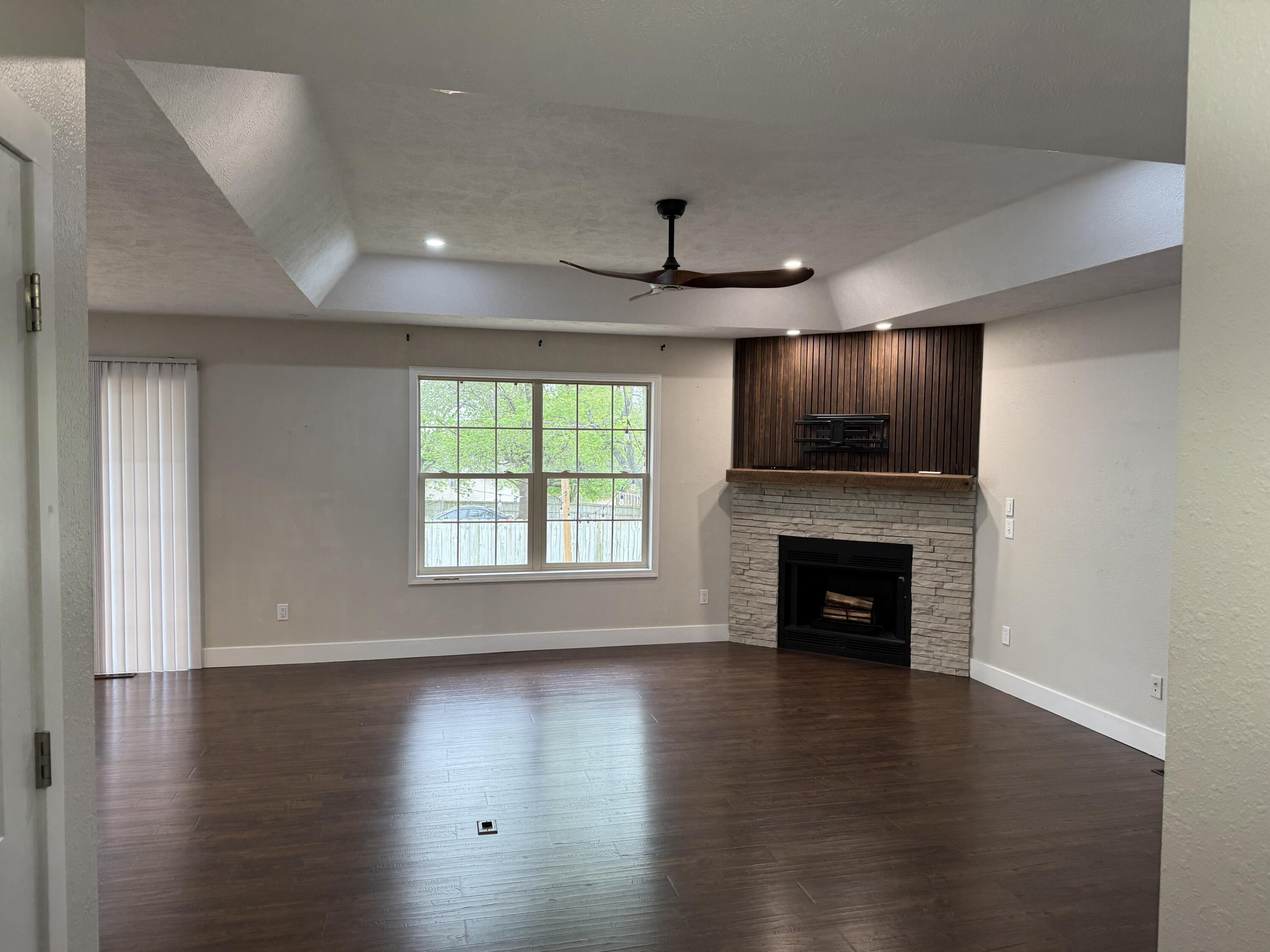 Photo 4 - Residential for sale – 142 W Trail Point Drive  Nixa, MO