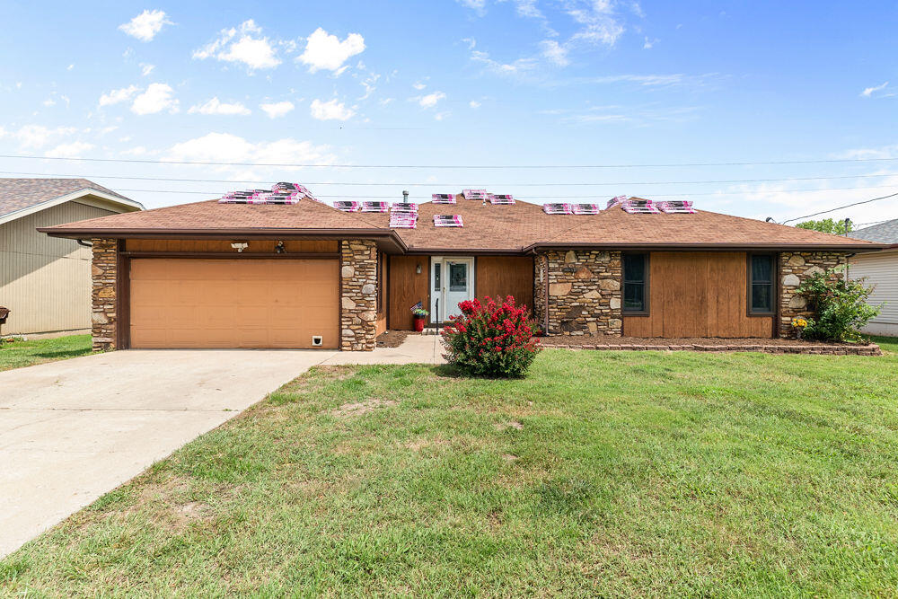 Photo 3 - Residential for sale – 539 E Erie Street  Springfield, MO