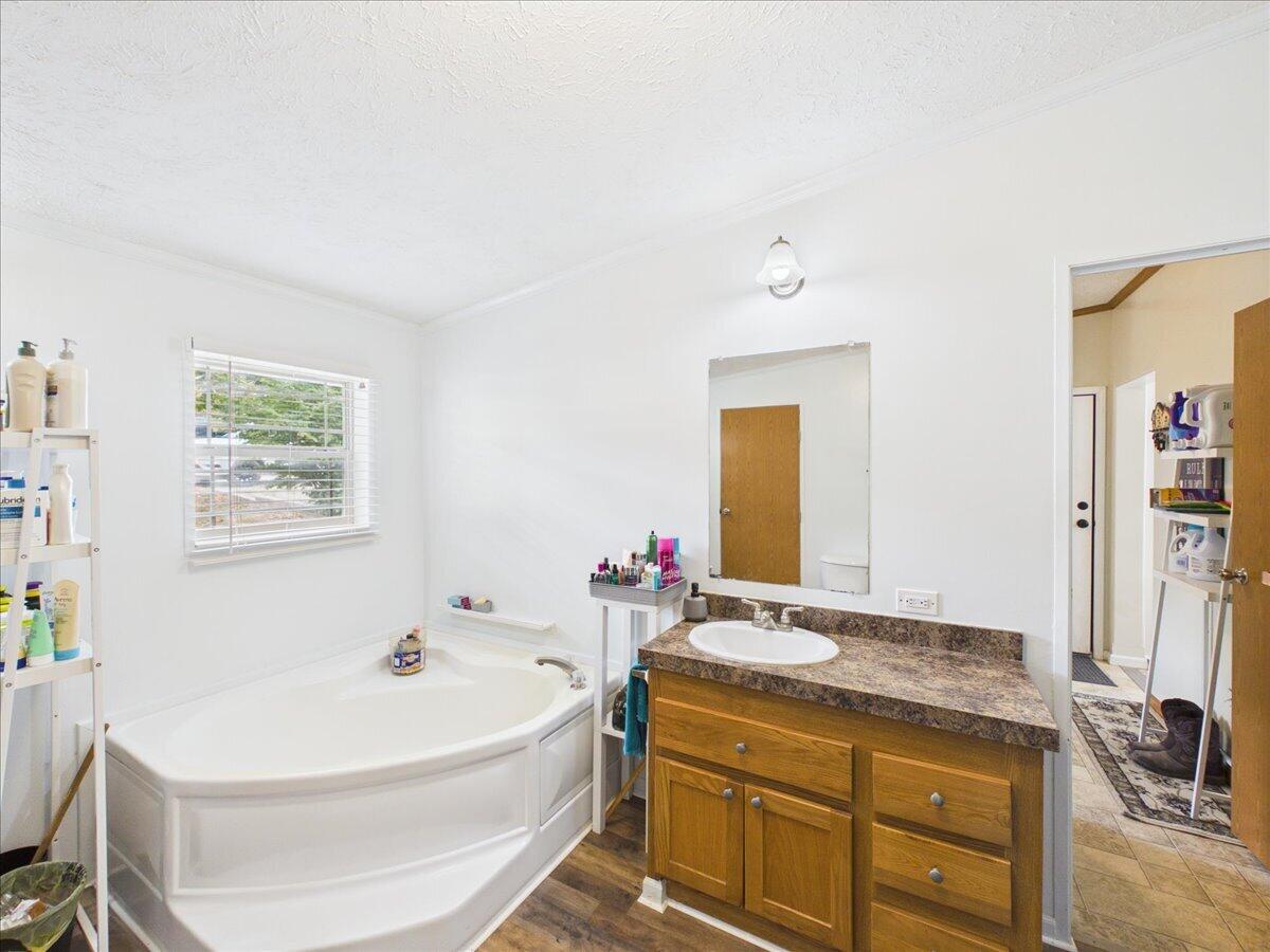Photo 33 - Residential for sale – 25425  County Road 327   Urbana, MO