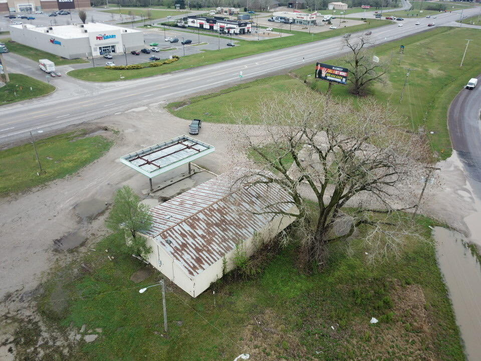 Photo 2 - Commercial Sale for sale – 21715  U.S. 50   Sedalia, MO