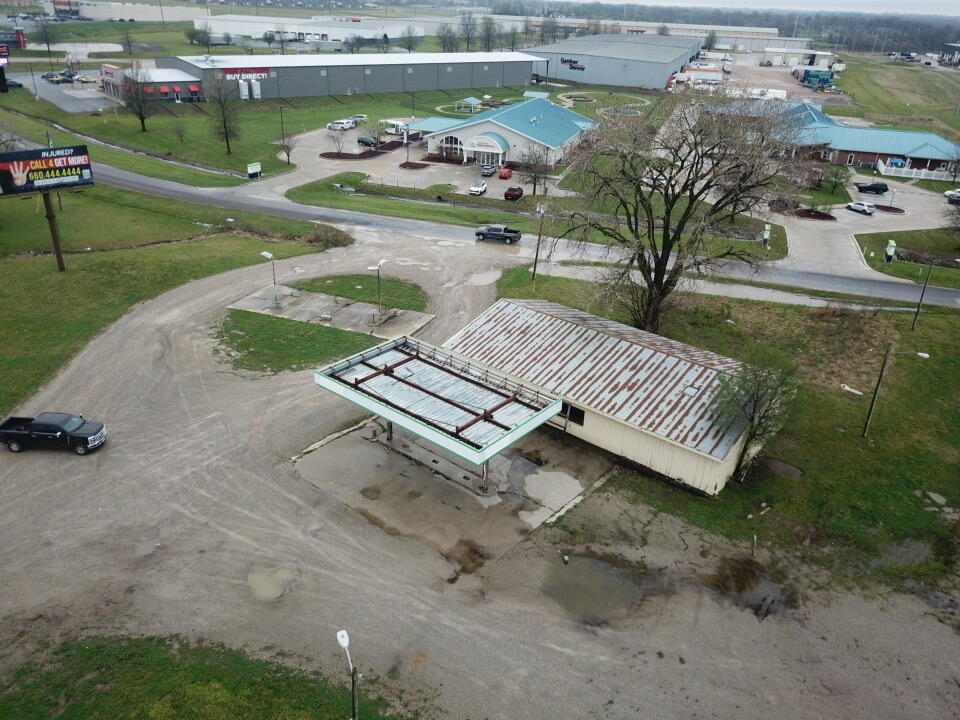 Photo 11 - Commercial Sale for sale – 21715  U.S. 50   Sedalia, MO