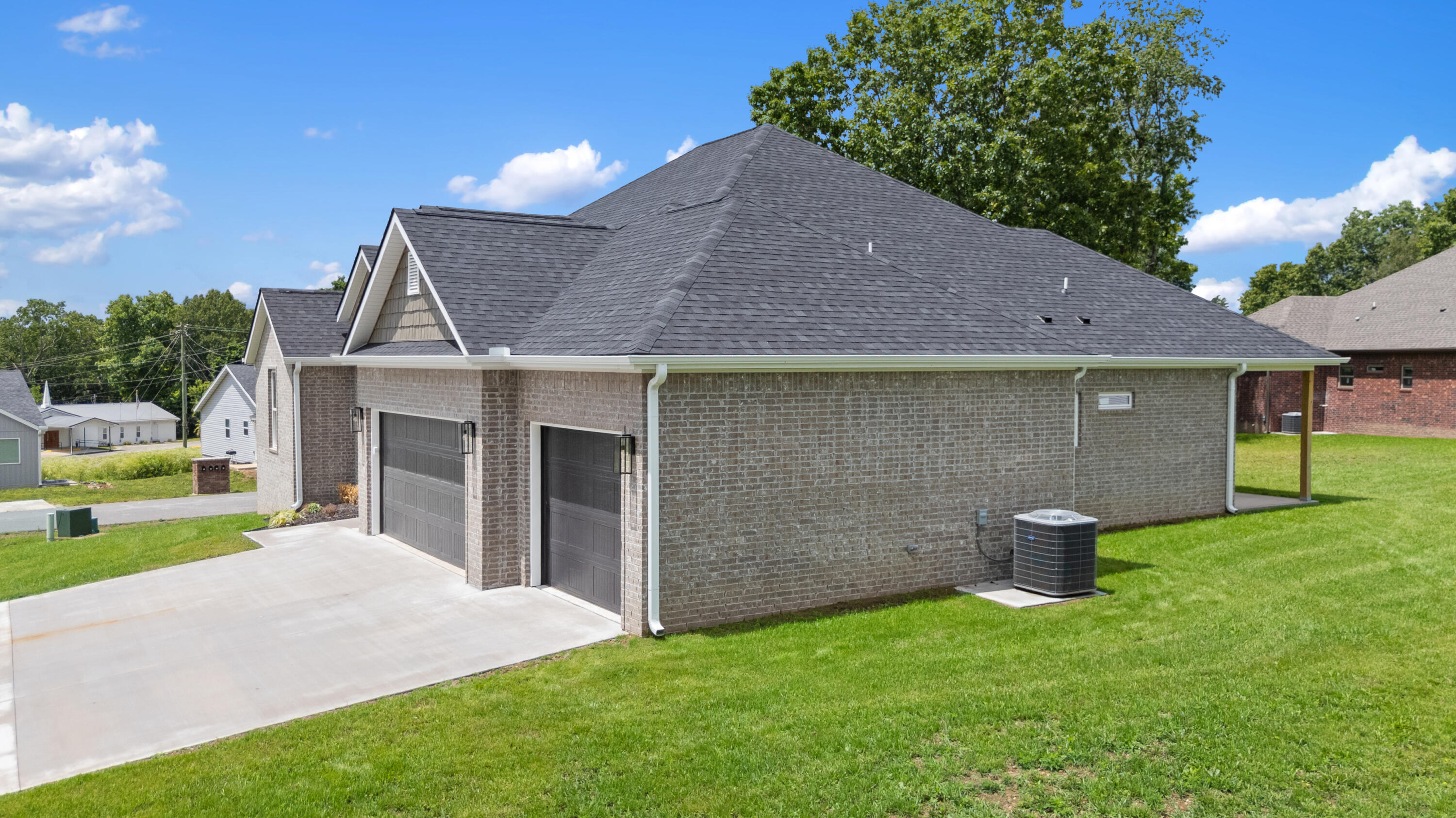 Photo 7 - Residential for sale – 299  Blackberry Court  Cassville, MO
