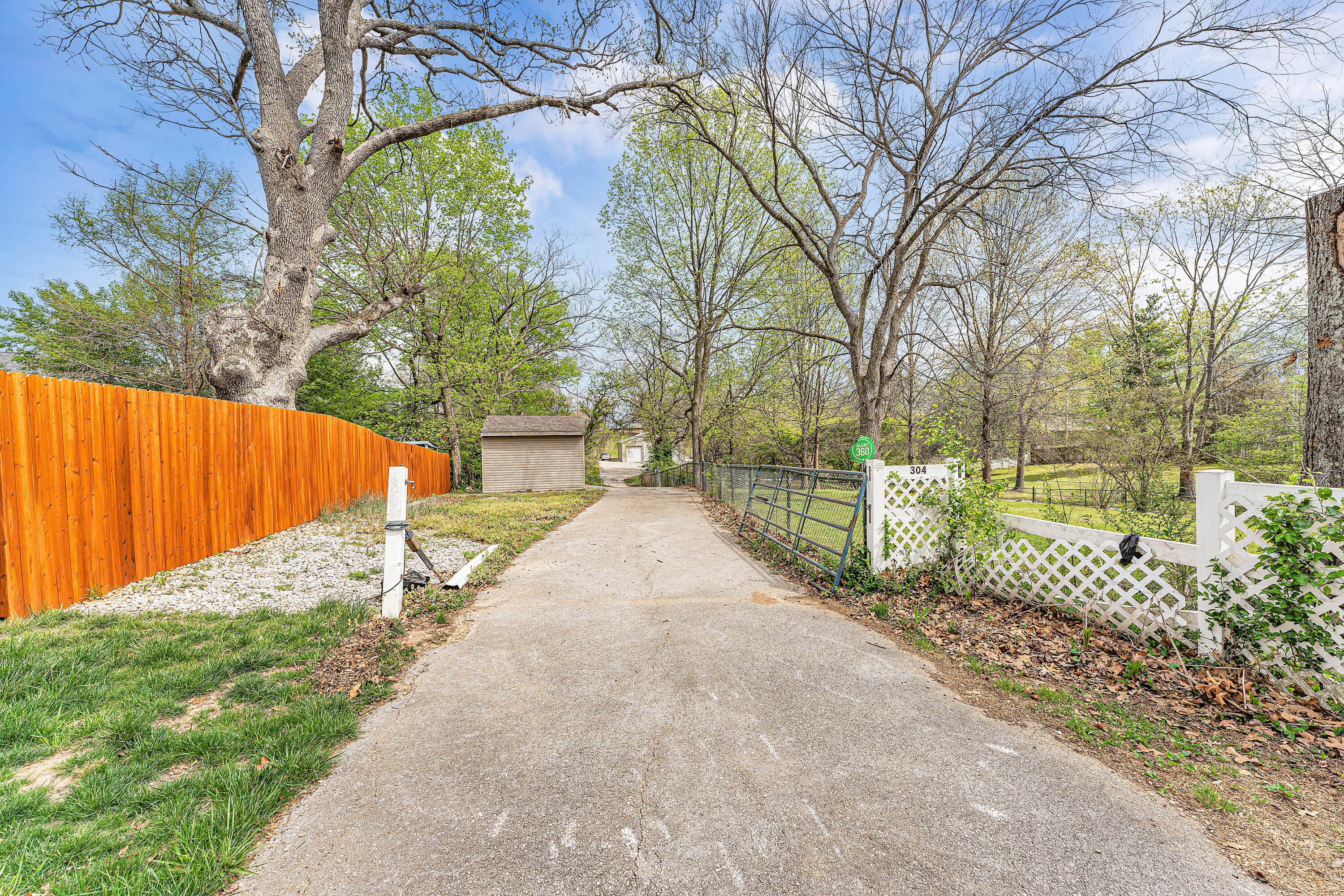 Photo 3 - Commercial Sale for sale – 308 N Hightower   Nixa, MO