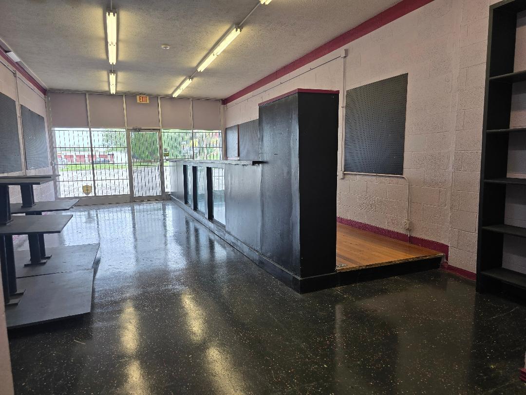 Photo 3 - Commercial Sale for sale – 1872 -1874 N Glenstone Avenue  Springfield, MO