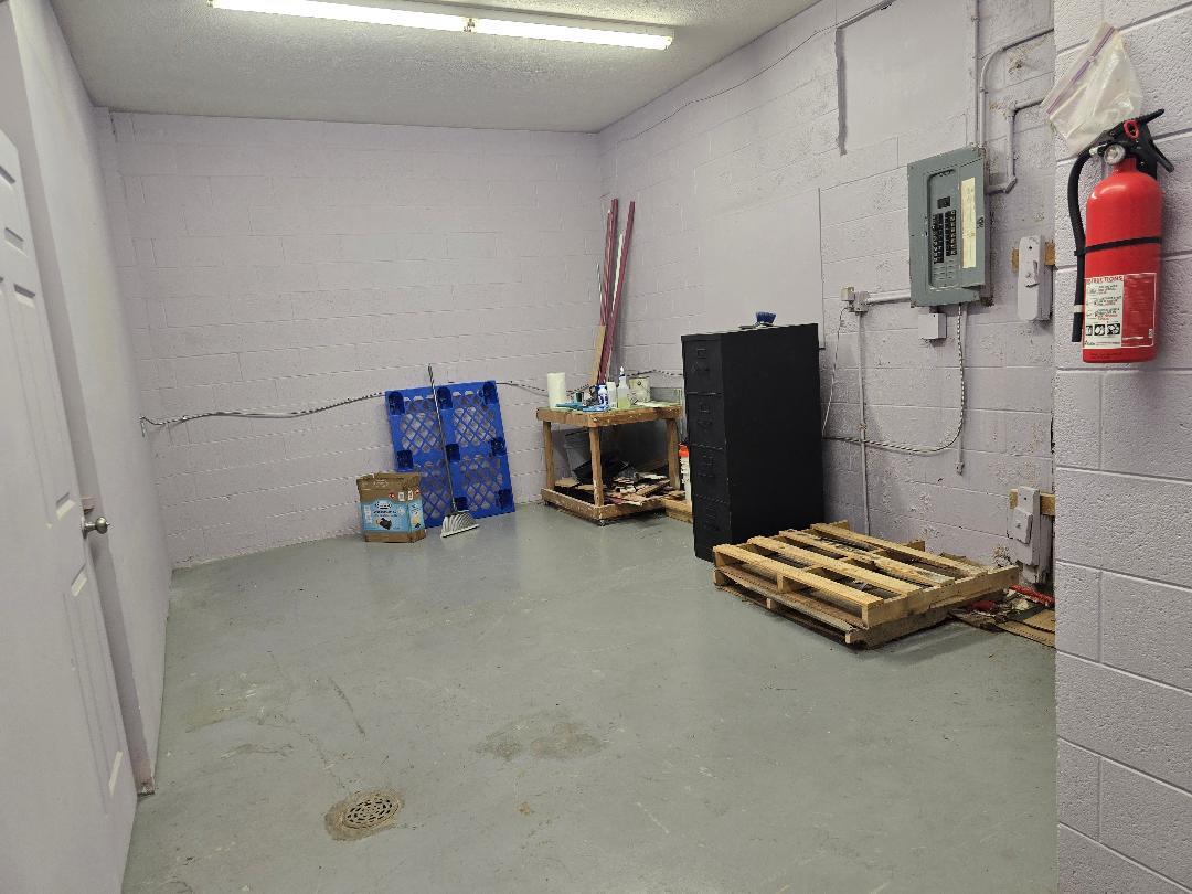 Photo 5 - Commercial Sale for sale – 1872 -1874 N Glenstone Avenue  Springfield, MO