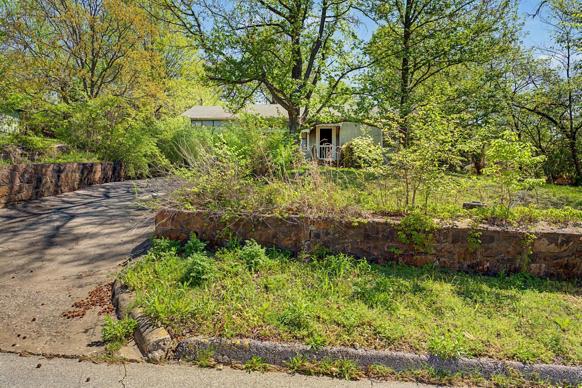 Photo 5 - Residential for sale – 220 S Locust Avenue  Fayetteville, AR