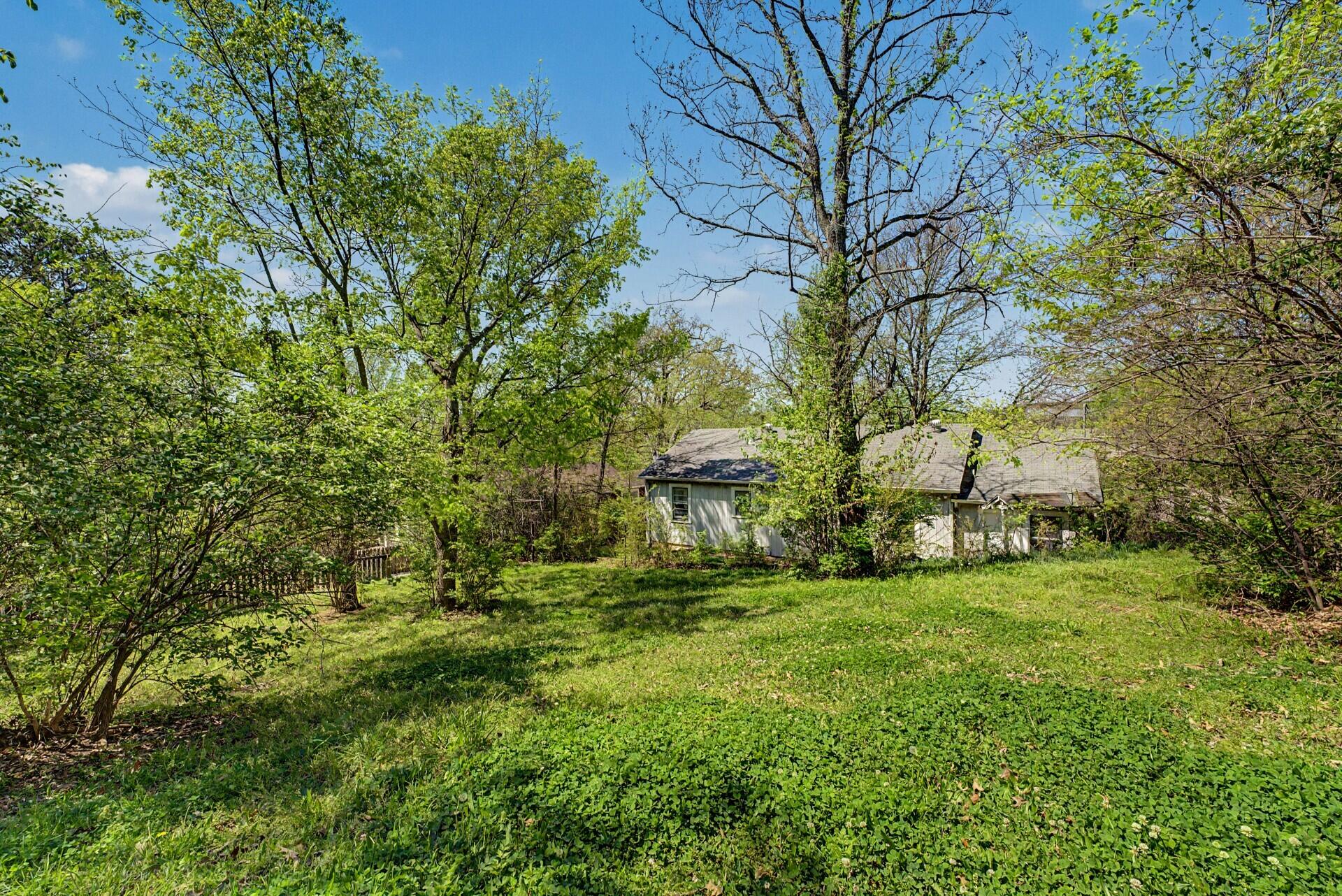 Photo 4 - Residential for sale – 220 S Locust Avenue  Fayetteville, AR