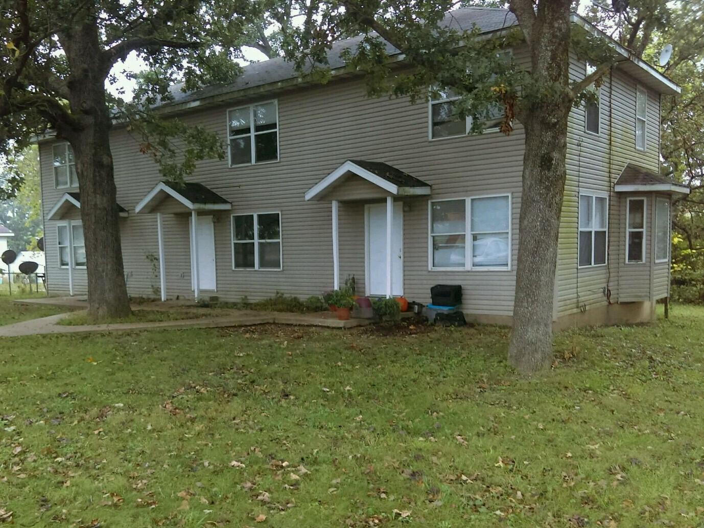 Residential Income for sale – 217 & 219 N Main Street  Conway, MO