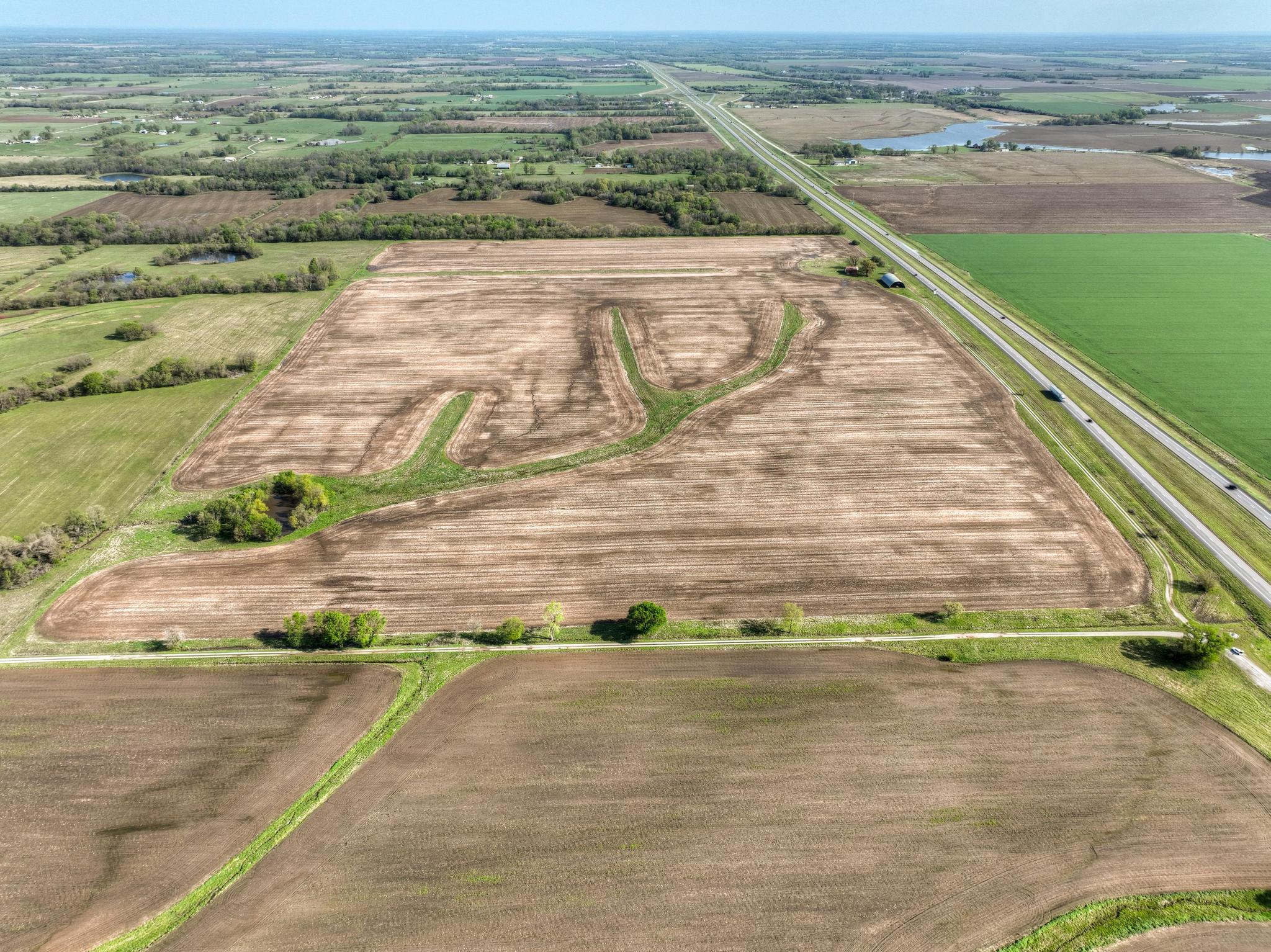 Photo 3 - Farm for sale – 401 NW 1st Lane  Lamar, MO