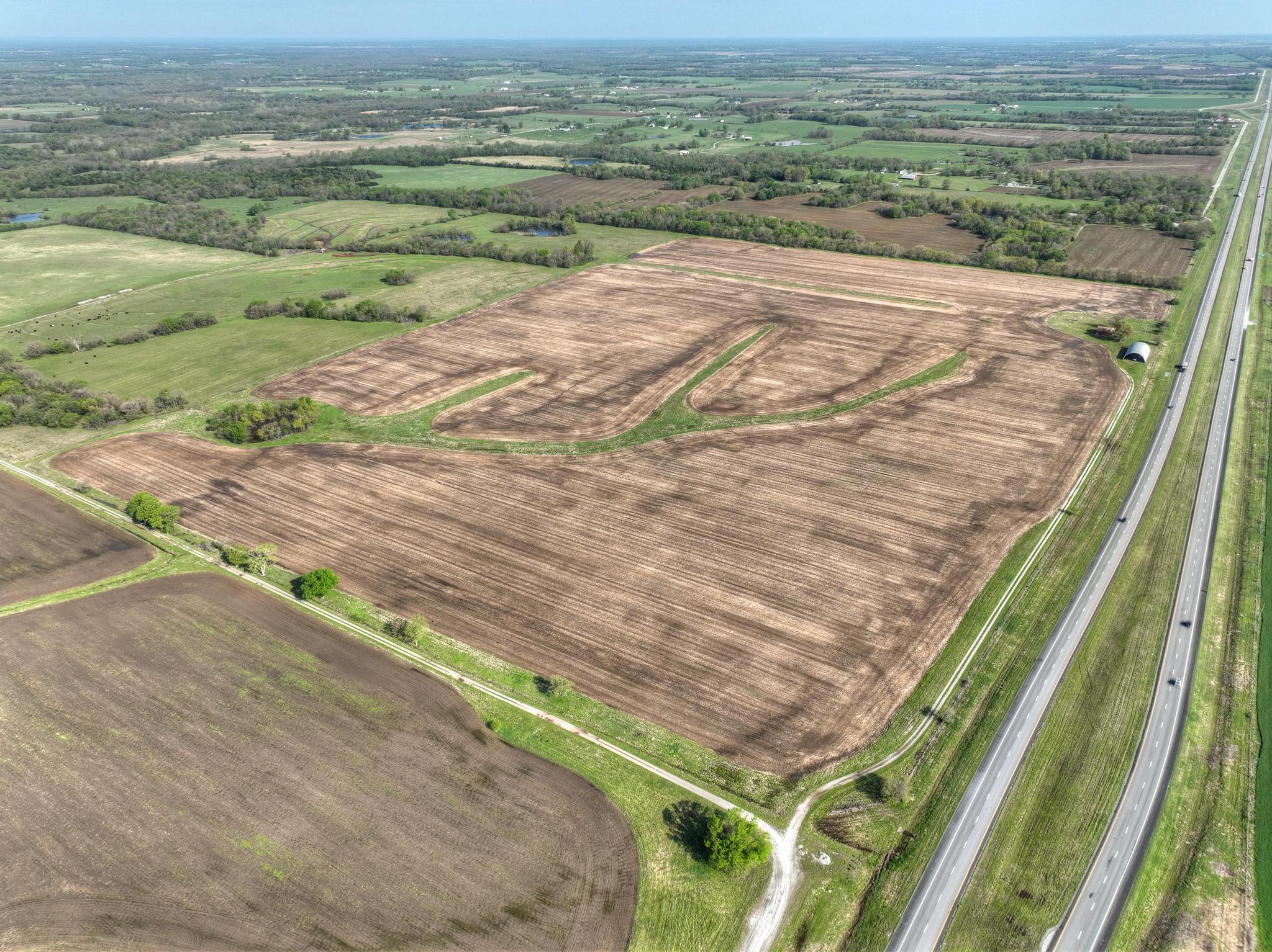 Photo 2 - Farm for sale – 401 NW 1st Lane  Lamar, MO