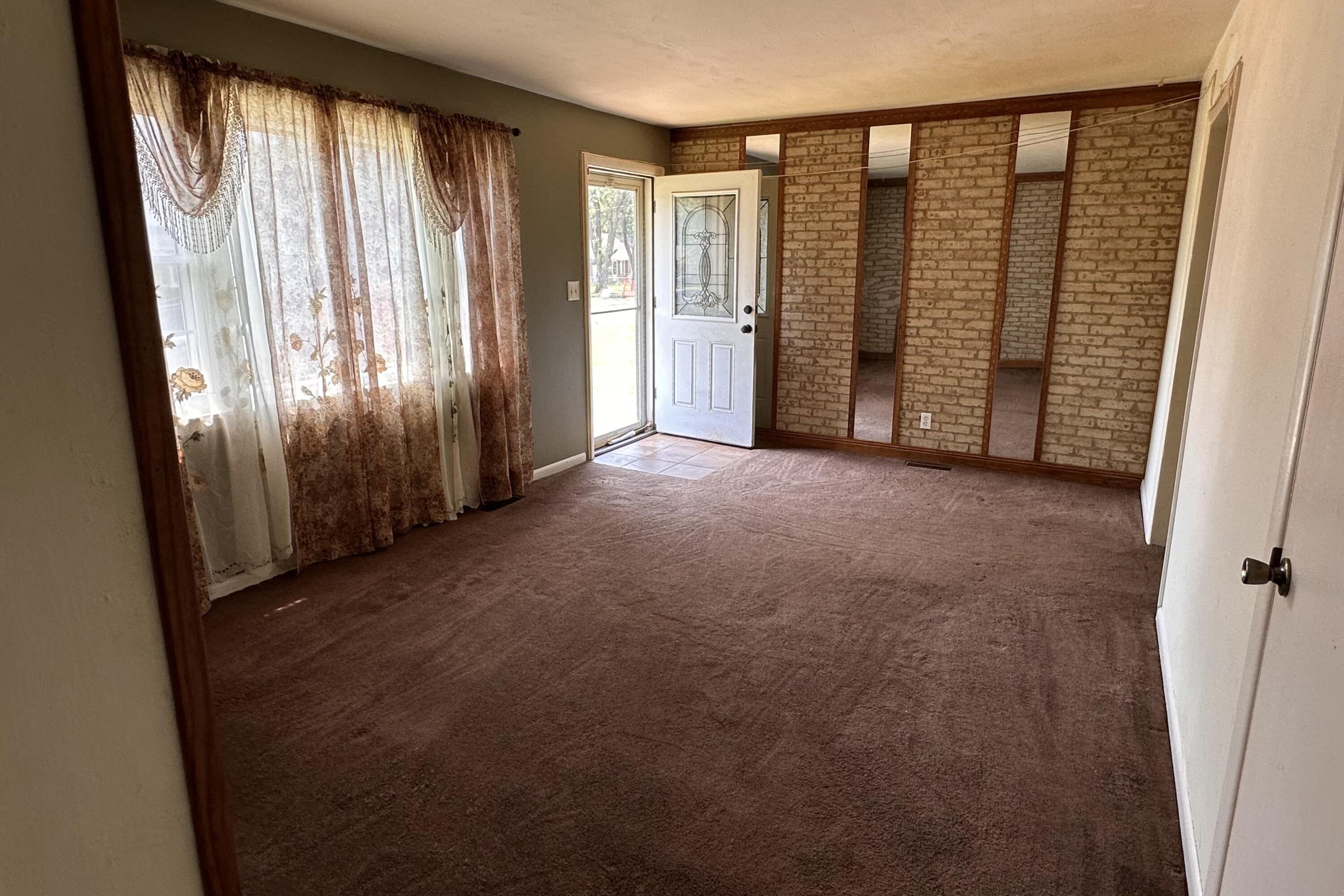 Photo 4 - Residential for sale – 2007 W Water Street  Springfield, MO