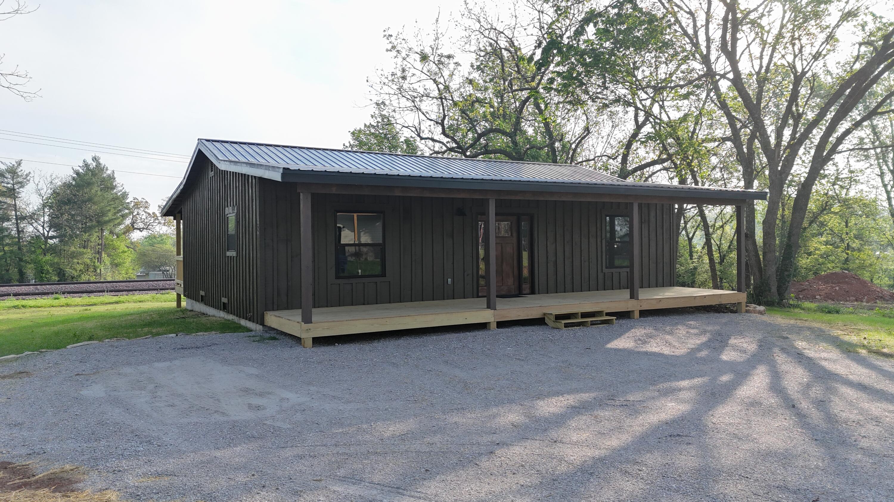 Photo 2 - Residential for sale – 204 W High Street  Mansfield, MO