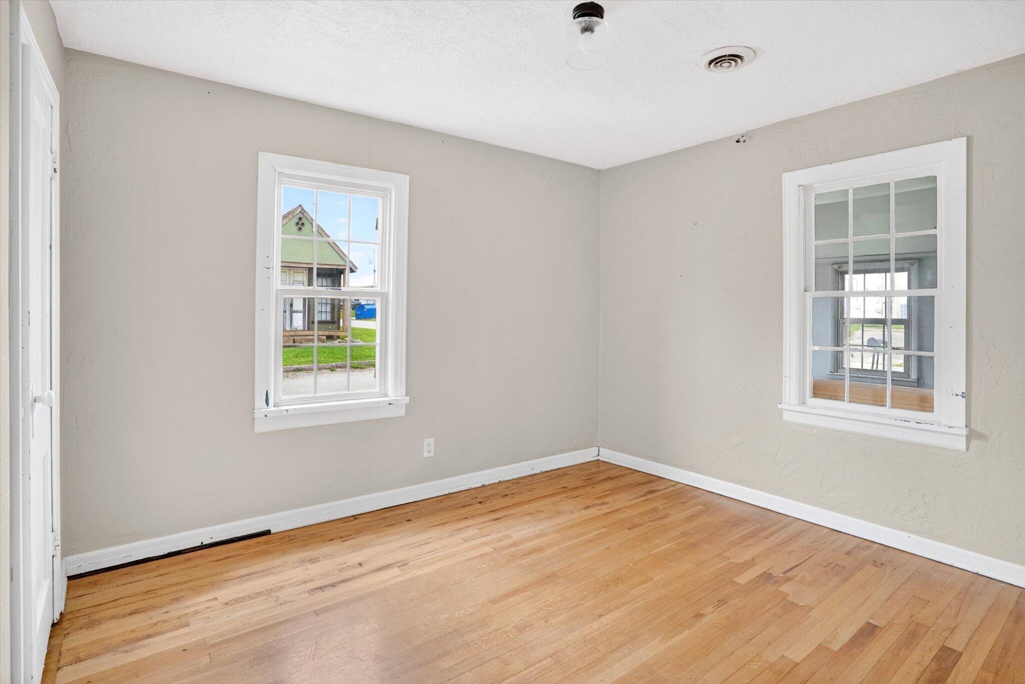 Photo 9 - Commercial Sale for sale – 103 S Delaware Street  Nixa, MO