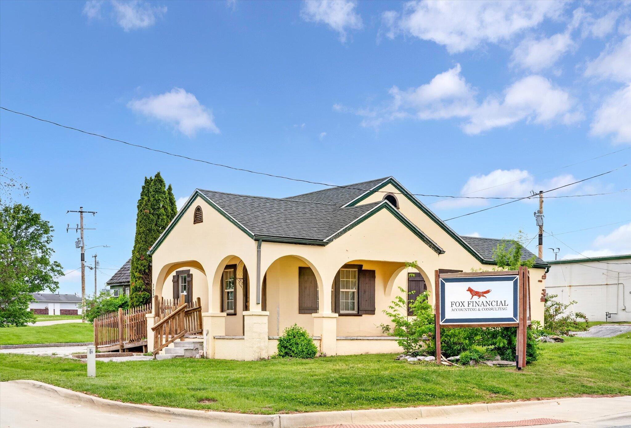 Commercial Sale for sale – 103 S Delaware Street Nixa, MO