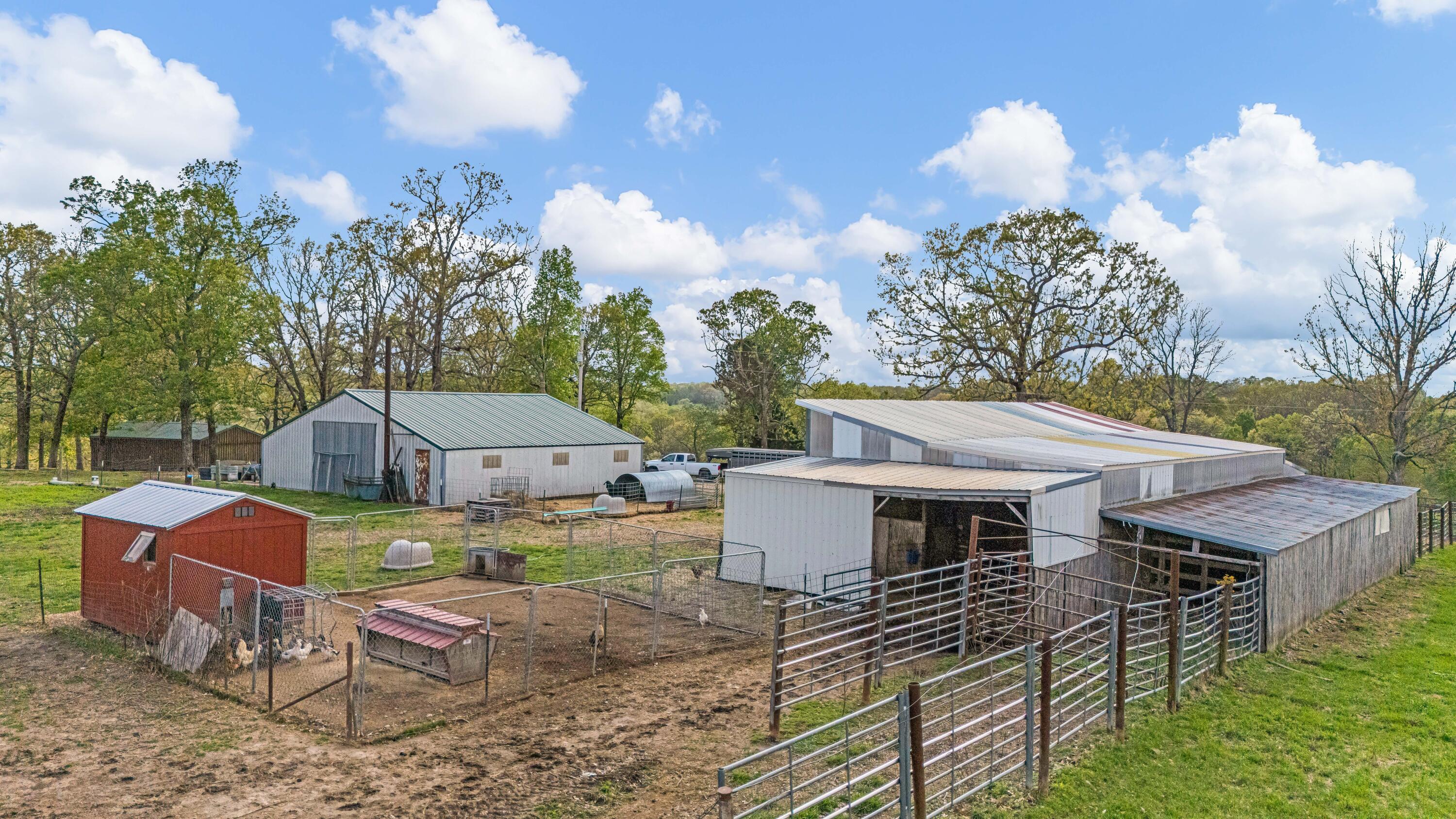 Photo 34 - Farm for sale – 550  County Road 1990   Willow Springs, MO