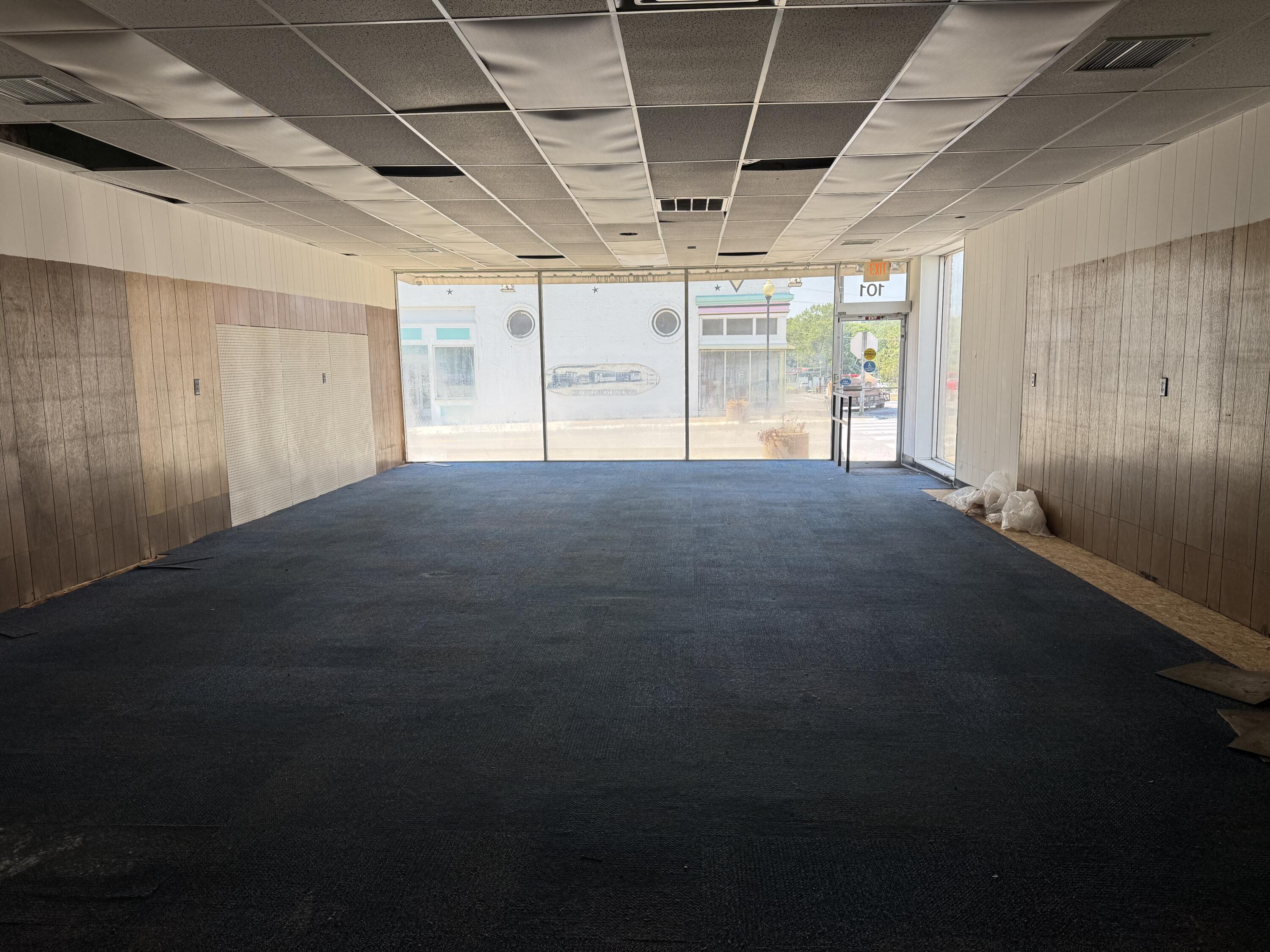 Photo 15 - Commercial Sale for sale – 101  East Main Street   Willow Springs, MO
