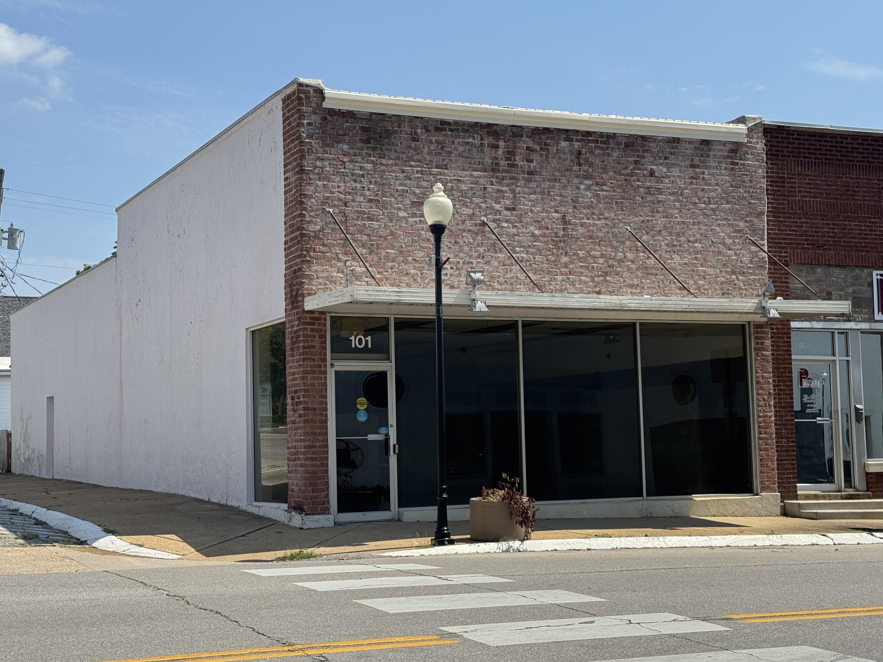 Photo 16 - Commercial Sale for sale – 101  East Main Street   Willow Springs, MO
