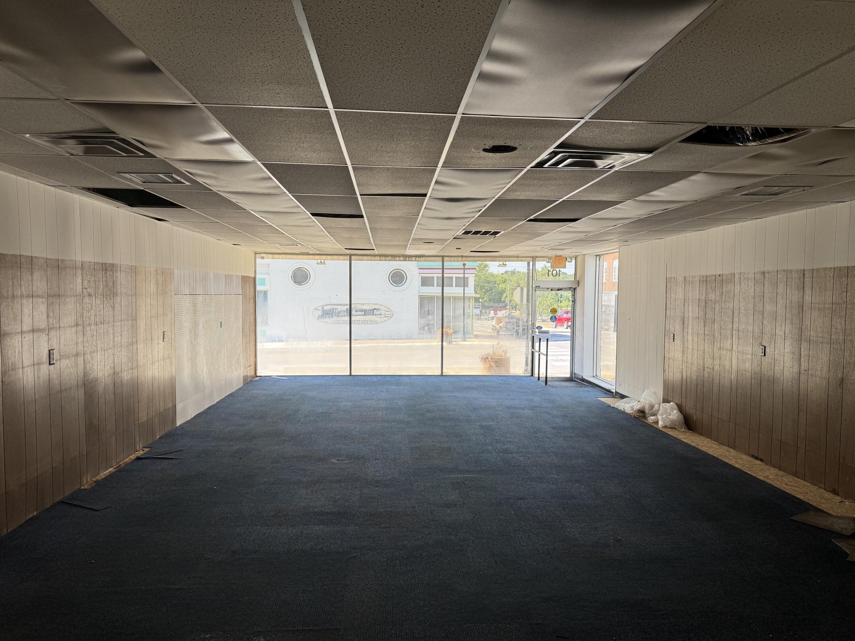 Photo 8 - Commercial Sale for sale – 101  East Main Street   Willow Springs, MO