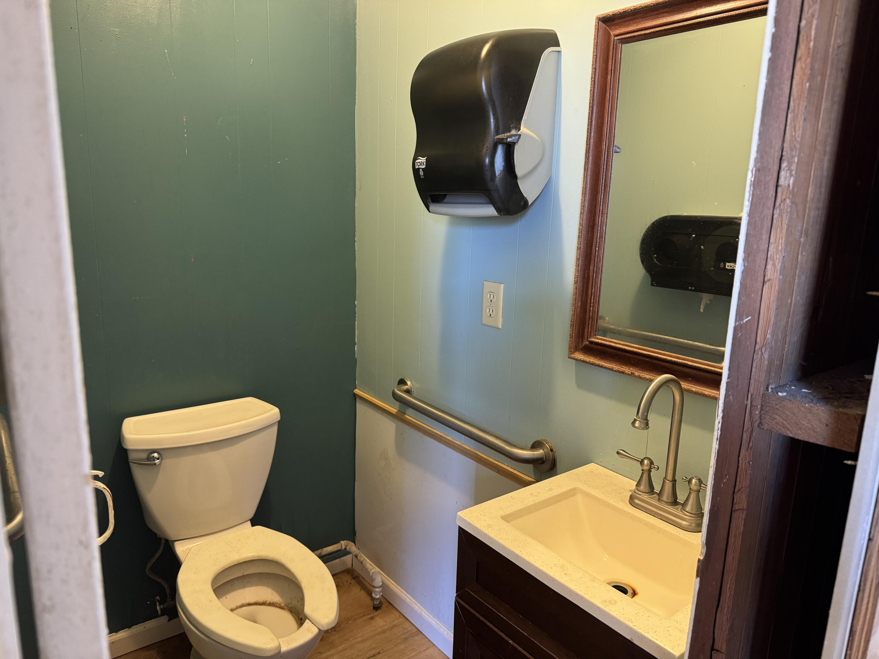 Photo 12 - Commercial Sale for sale – 101  East Main Street   Willow Springs, MO