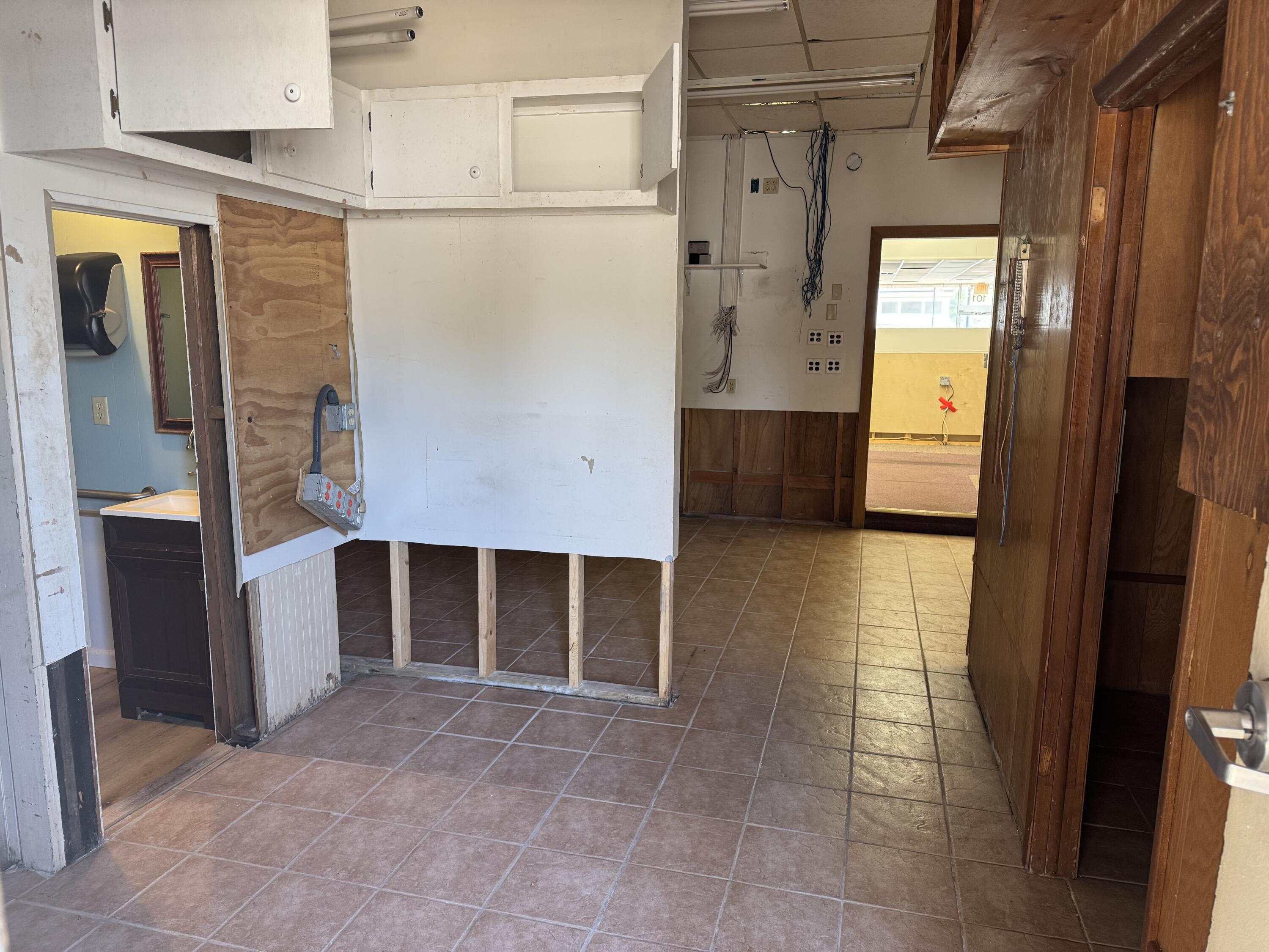 Photo 13 - Commercial Sale for sale – 101  East Main Street   Willow Springs, MO