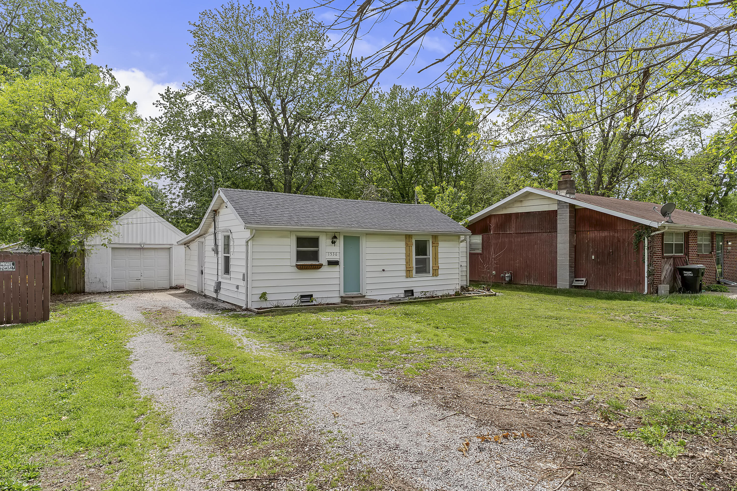 Photo 2 - Residential for sale – 1536 E Whiteside Street  Springfield, MO