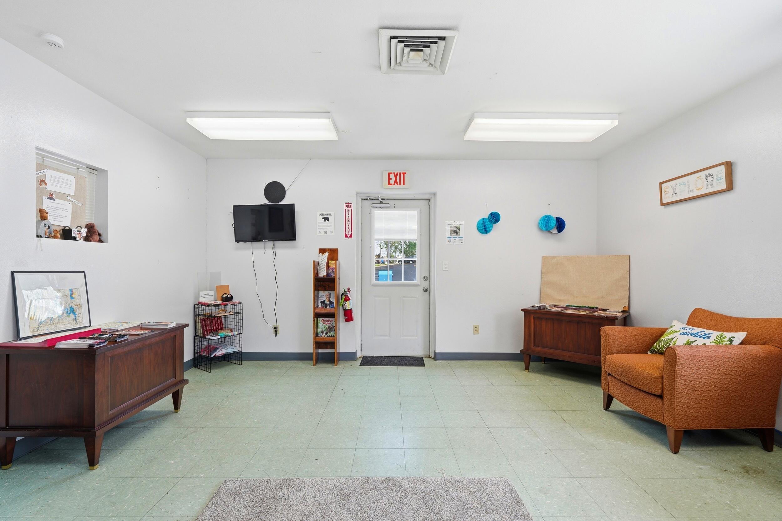 Photo 14 - Commercial Sale for sale – 3330  West Harvey Lane   Branson, MO