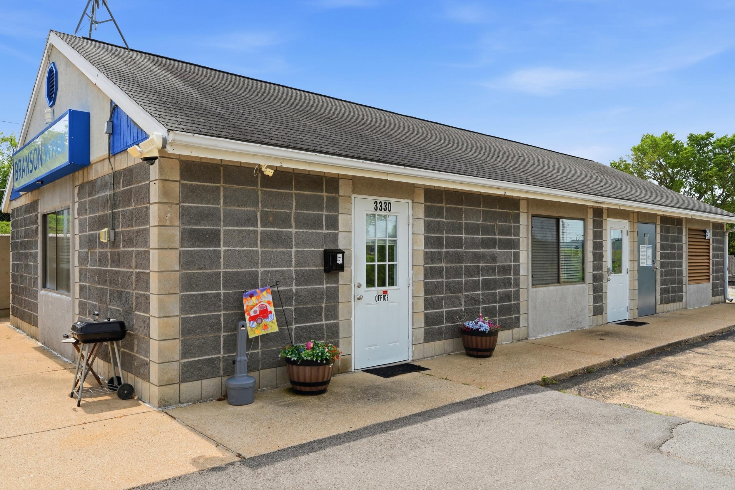 Photo 11 - Commercial Sale for sale – 3330  West Harvey Lane   Branson, MO
