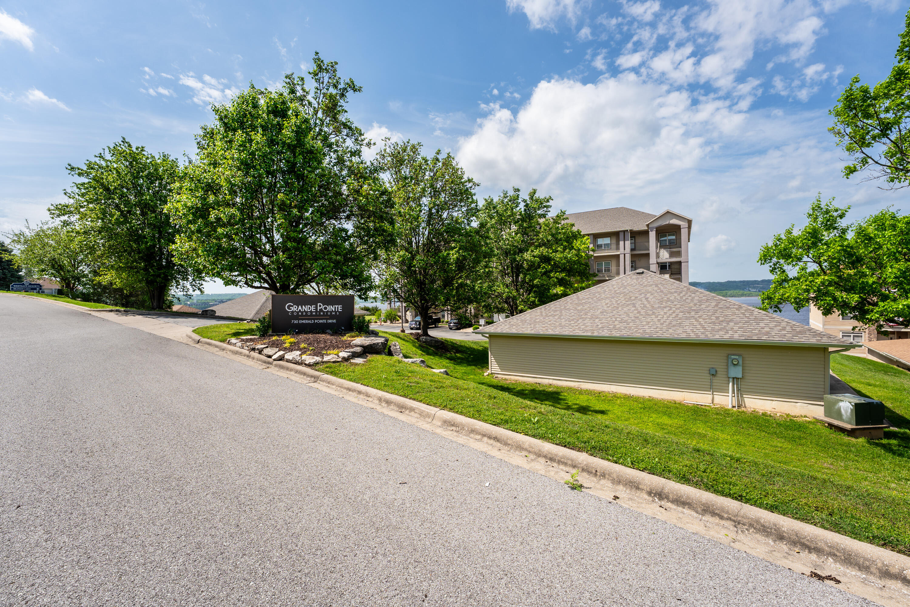 Photo 2 - Residential for sale – 730  Emerald Pointe Drive  Hollister, MO